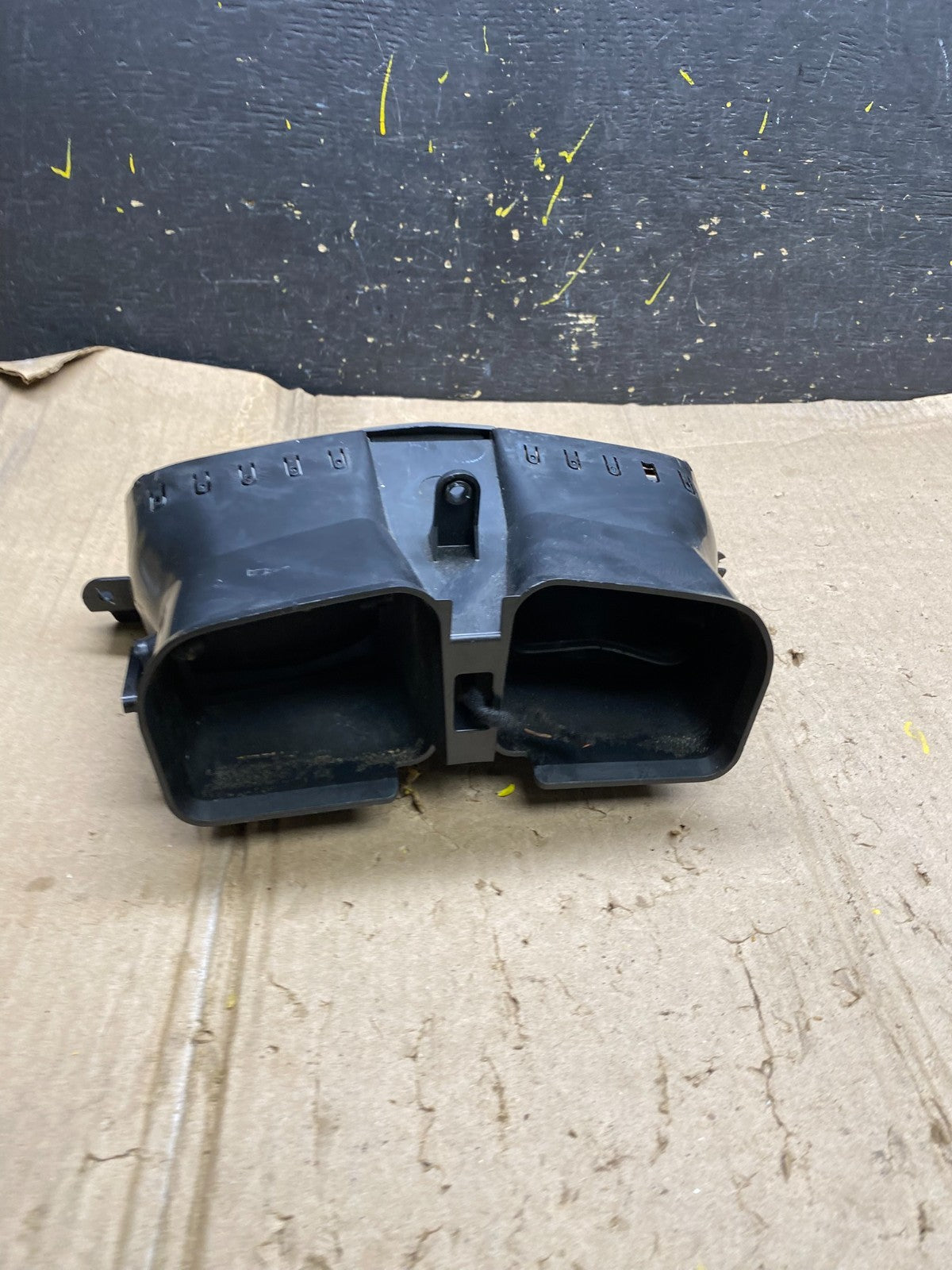 2007 to 2009 Cadillac SRX Front Center Dash Clock Air Vent x5971 DG3
