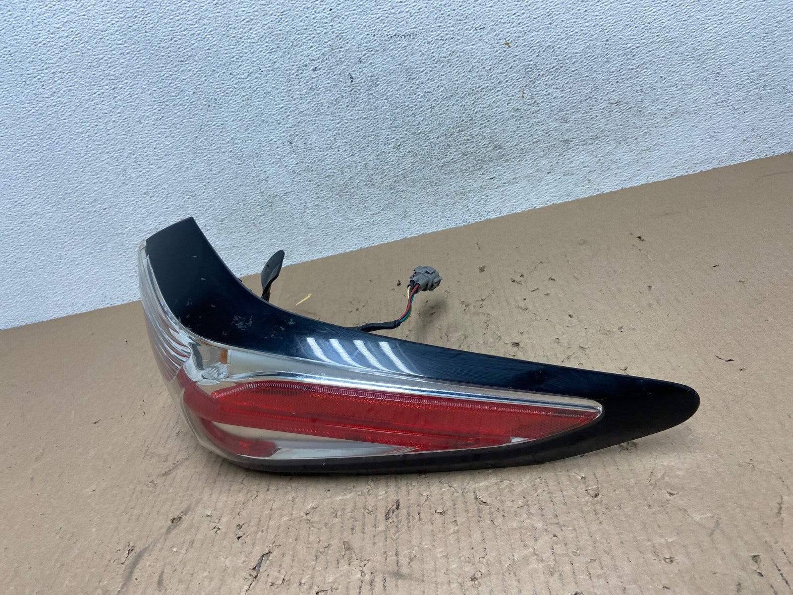 2015 to 2018 Nissan Murano Right Passenger RH Side Tail Light AE8852 LK1