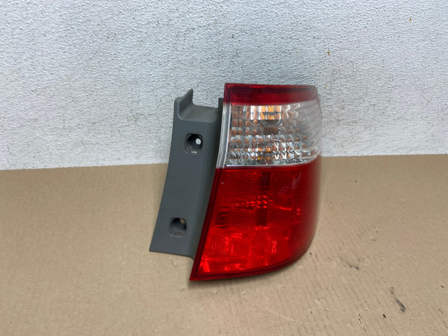 2005 2006 2007 Honda Odyssey Right Passenger RH Side Tail Light AE6959 LK2