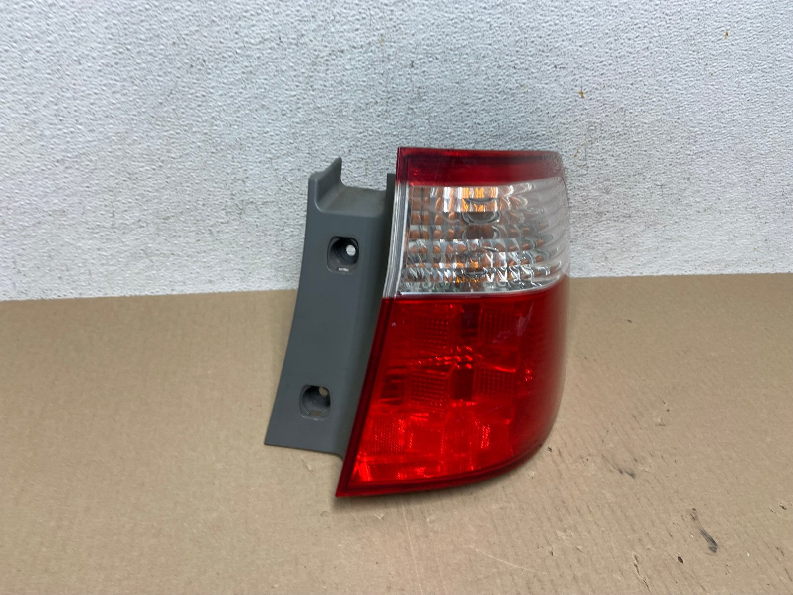 2005 2006 2007 Honda Odyssey Right Passenger RH Side Tail Light AE6959 LK2