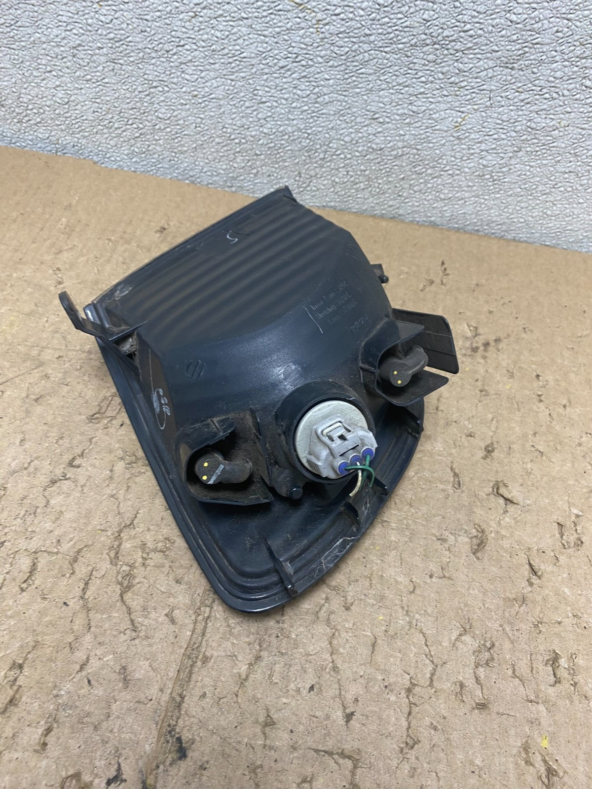 2001 to 2003 Toyota Sienna Turn Signal Left Driver LH Lamp V4419 DW5