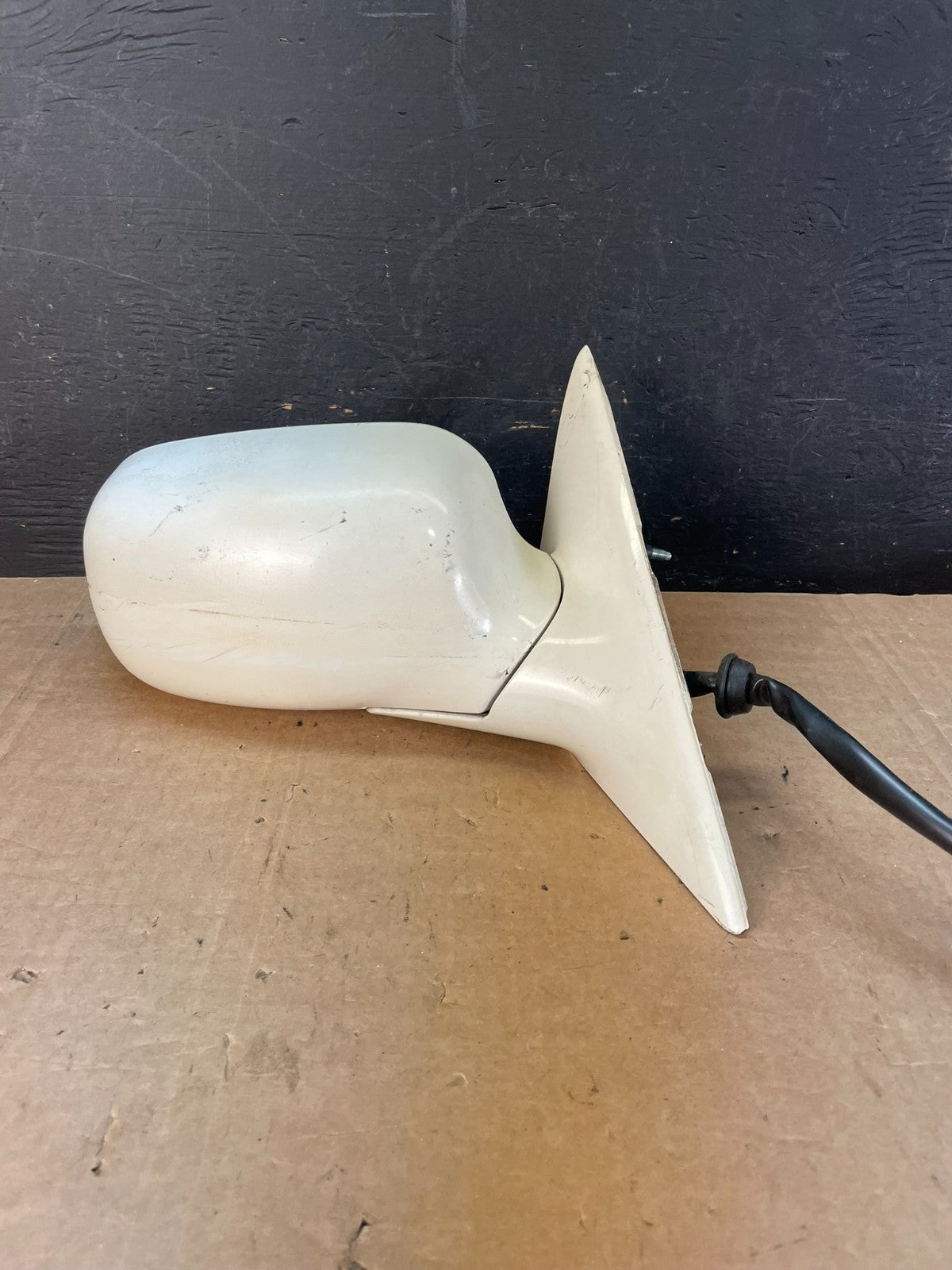 2000-2005 Cadillac Deville Right Passenger View Door Mirror AE8541 DW0