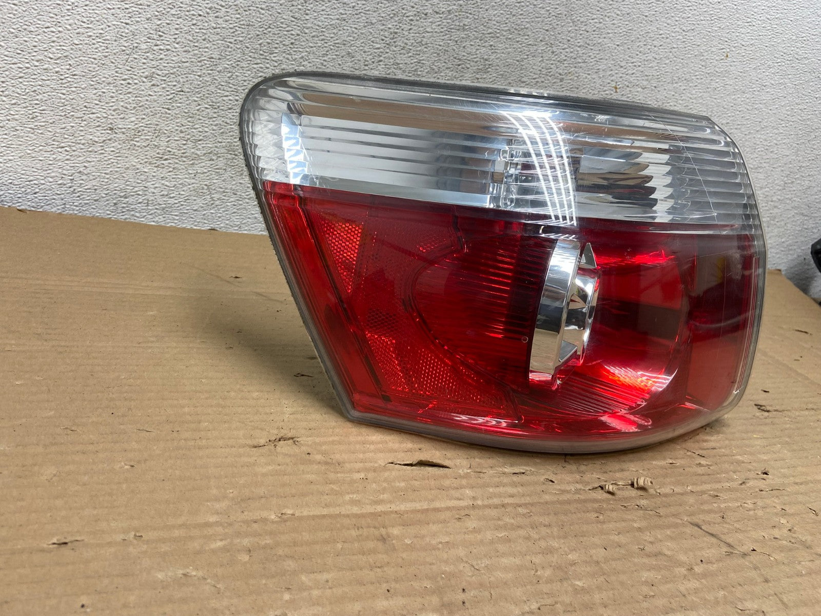 2007 to 2012 GMC Acadia Tail Light Left Side Driver Lh AG9027 LK1