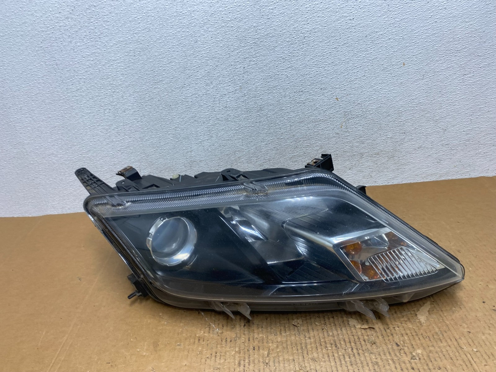 2010 2011 2012 Ford Fusion Right Passenger RH Headlight Halogen AE1423 DW0