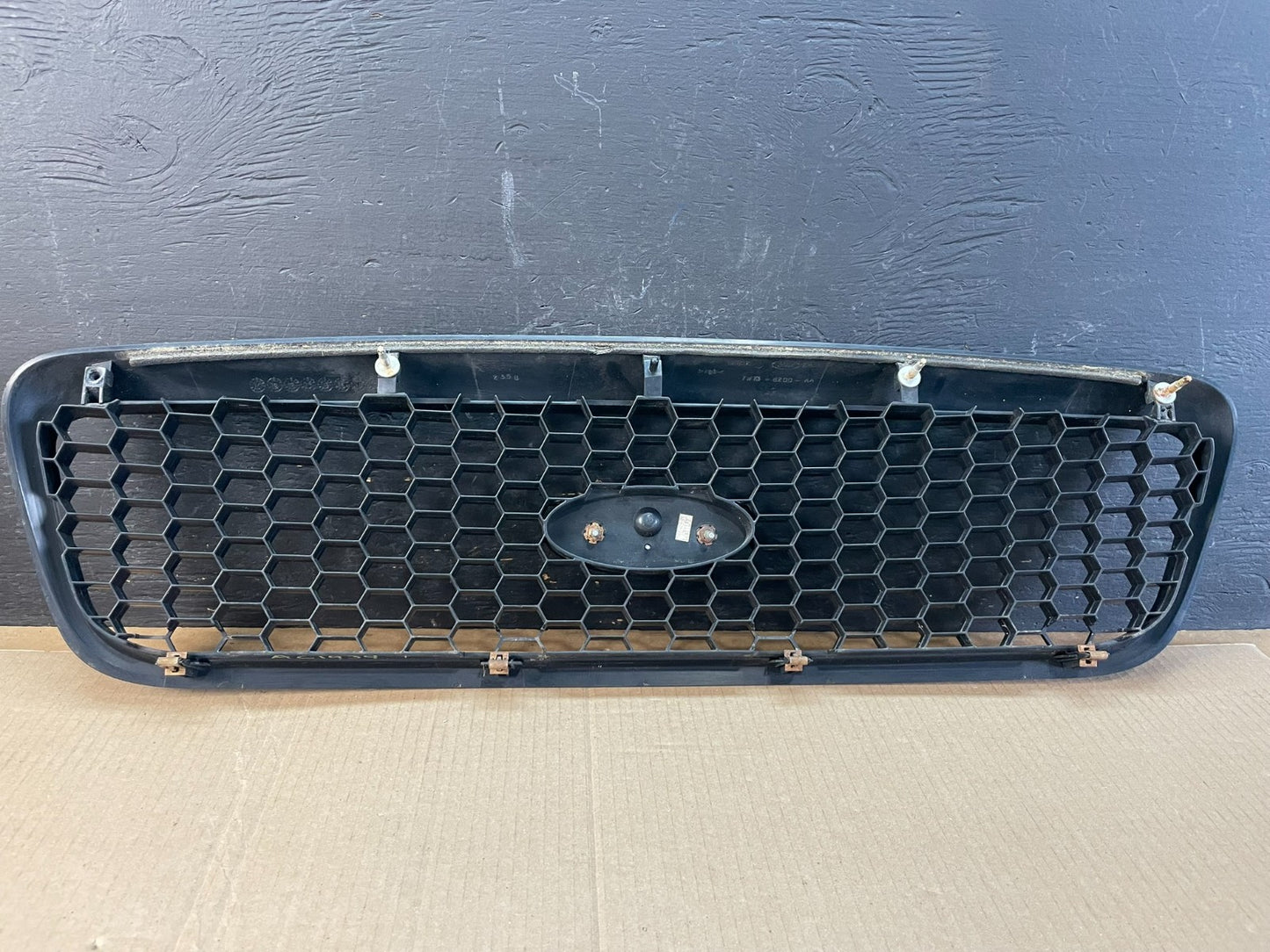 2001-2011 Ford Crown Victoria Front Upper Grille Grill Honeycomb Black AC1934 DG3