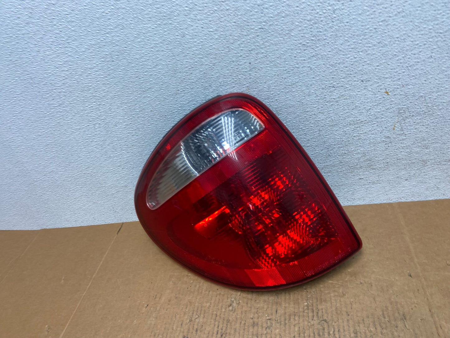 2001 to 2003 Dodge Grand Caravan Left Driver Lh Tail Light AE1499 LK1