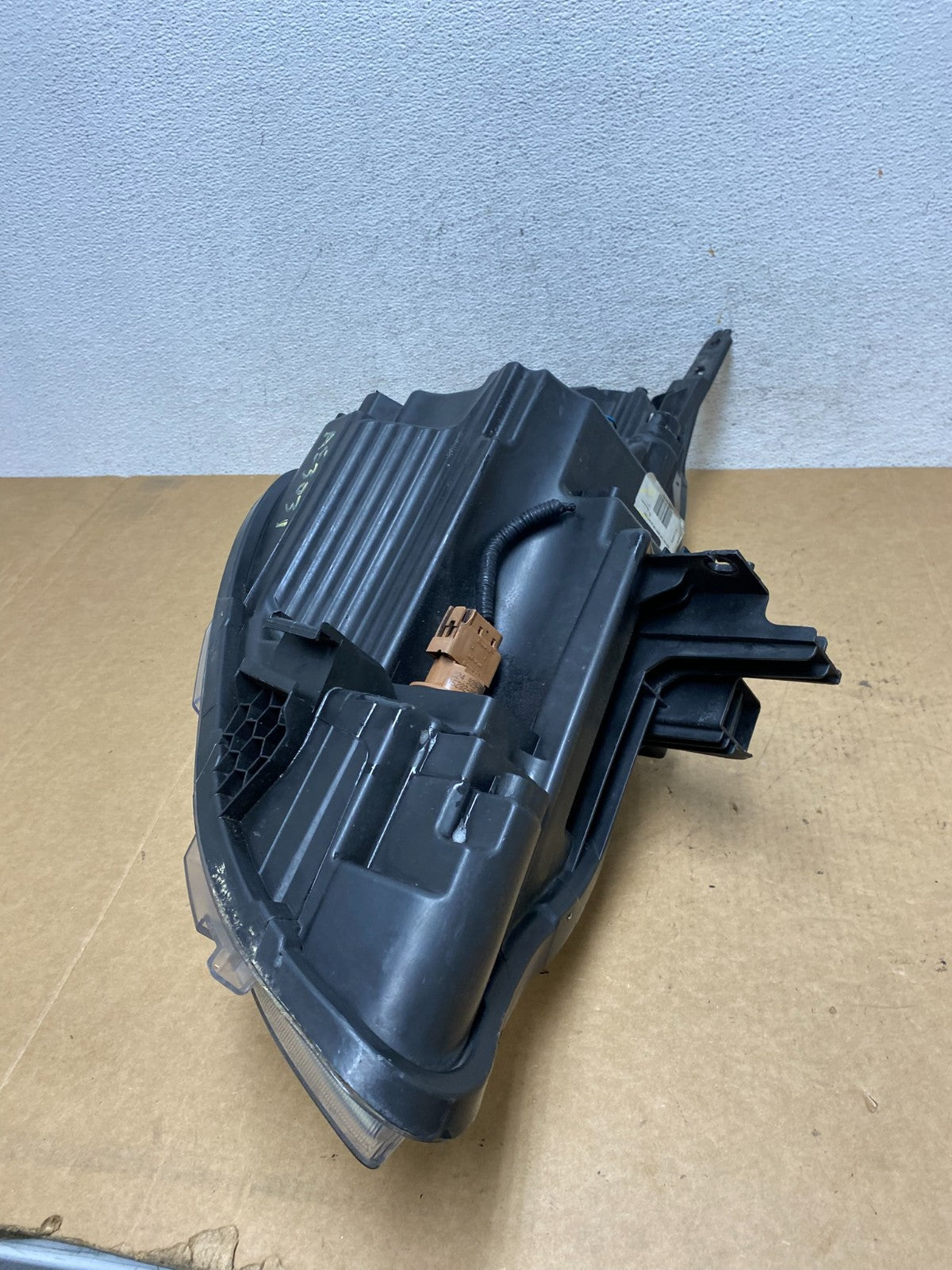 2015 to 2019 Nissan Versa Headlight Left Driver Lh Side AE3031 DW5