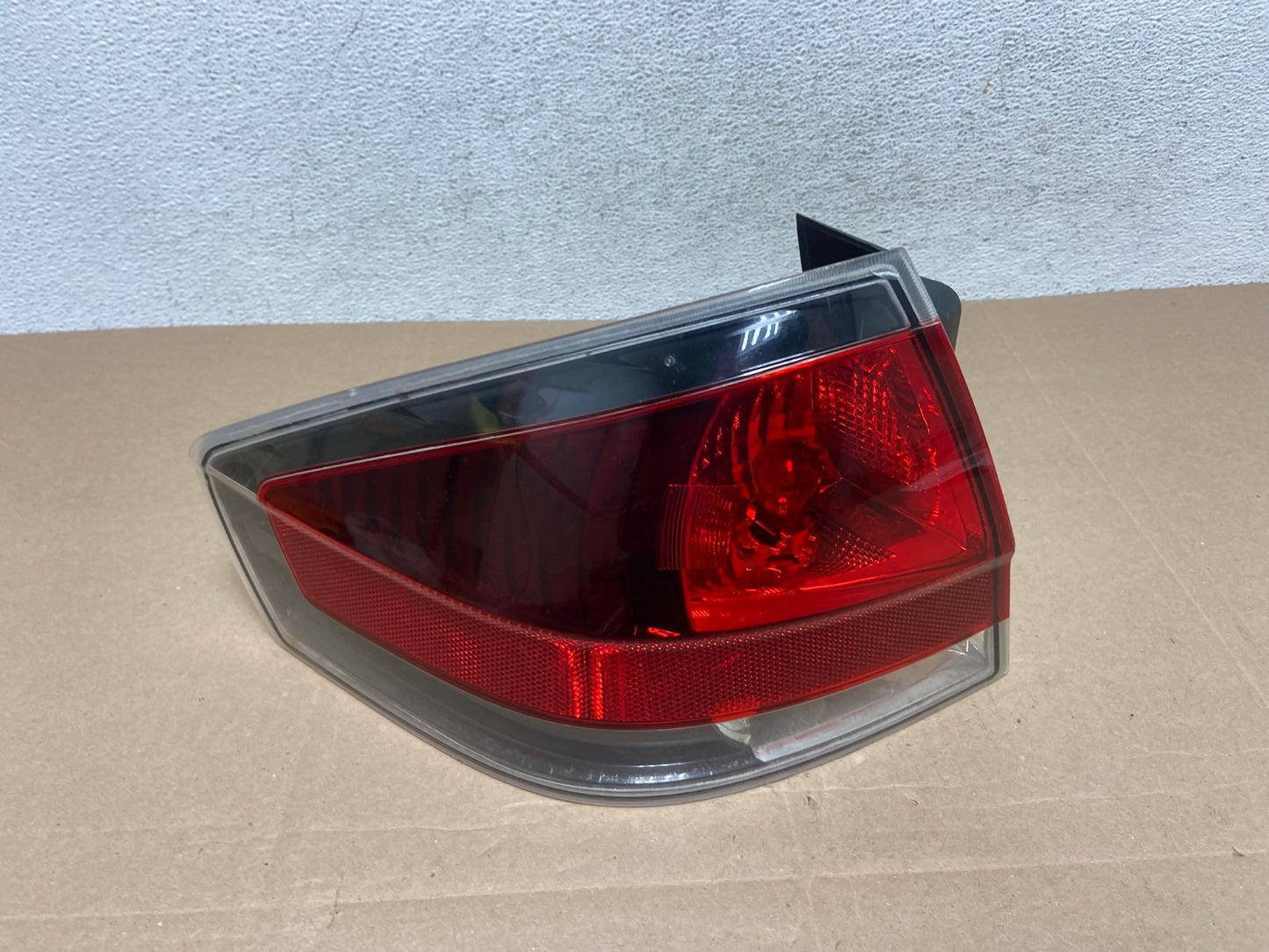 2008 2009 2010 2011 Ford Focus Sedan Left Driver Lh Side Tail Light AE4873 LK0