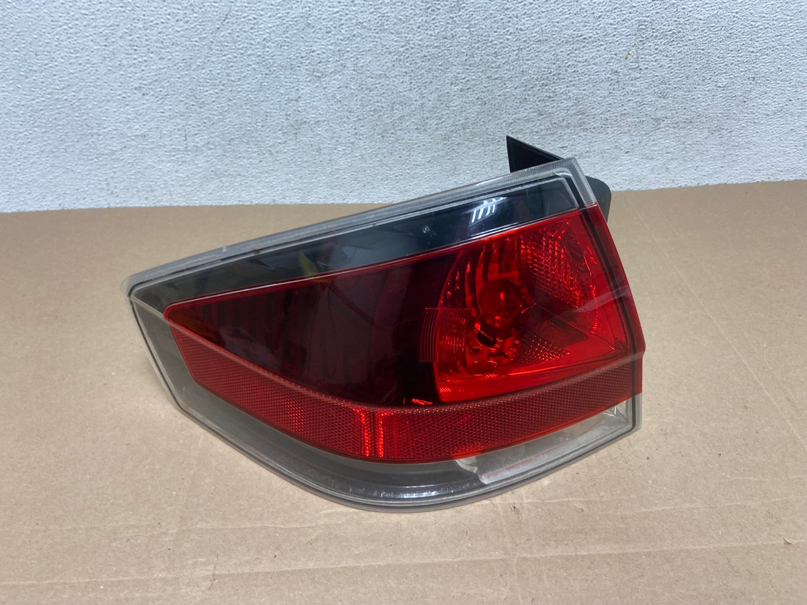 2008 2009 2010 2011 Ford Focus Sedan Left Driver Lh Side Tail Light AE4873 LK0