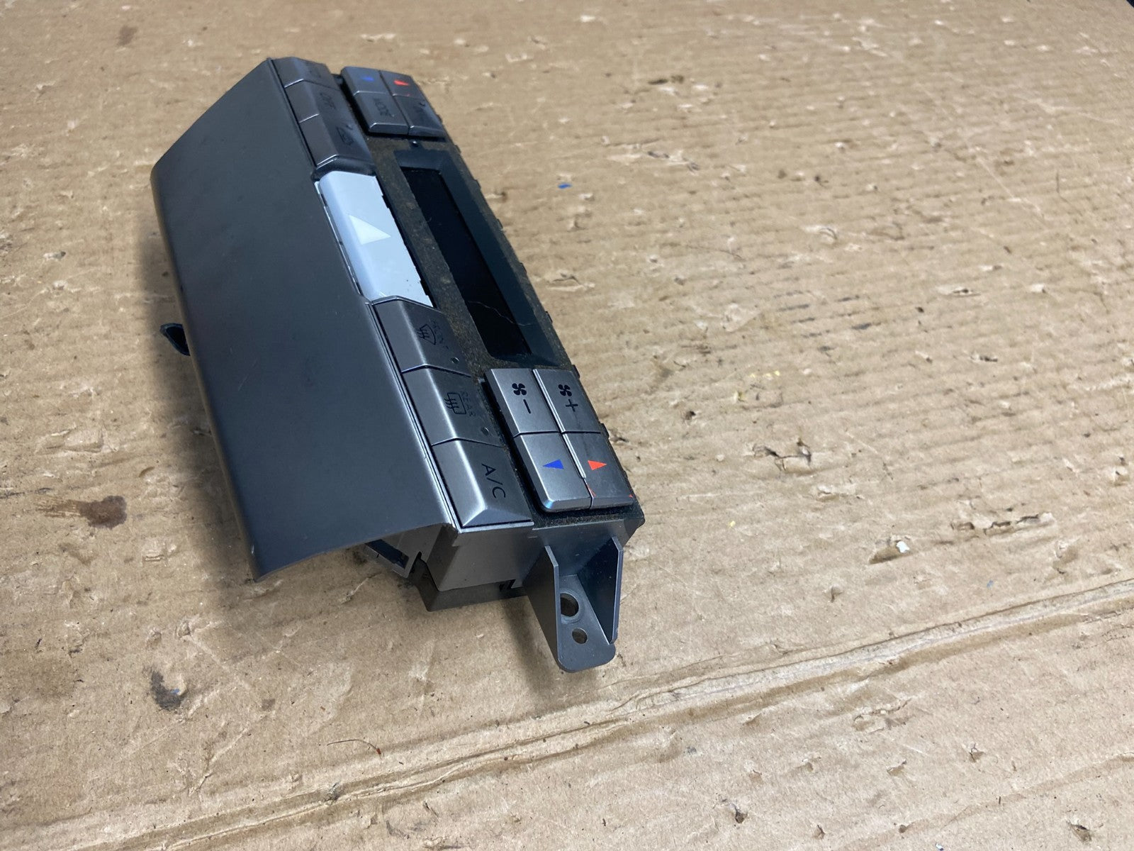 2010 - 2014 Subaru Outback Legacy A/C Heater Climate Control Unit AE4094 DG2