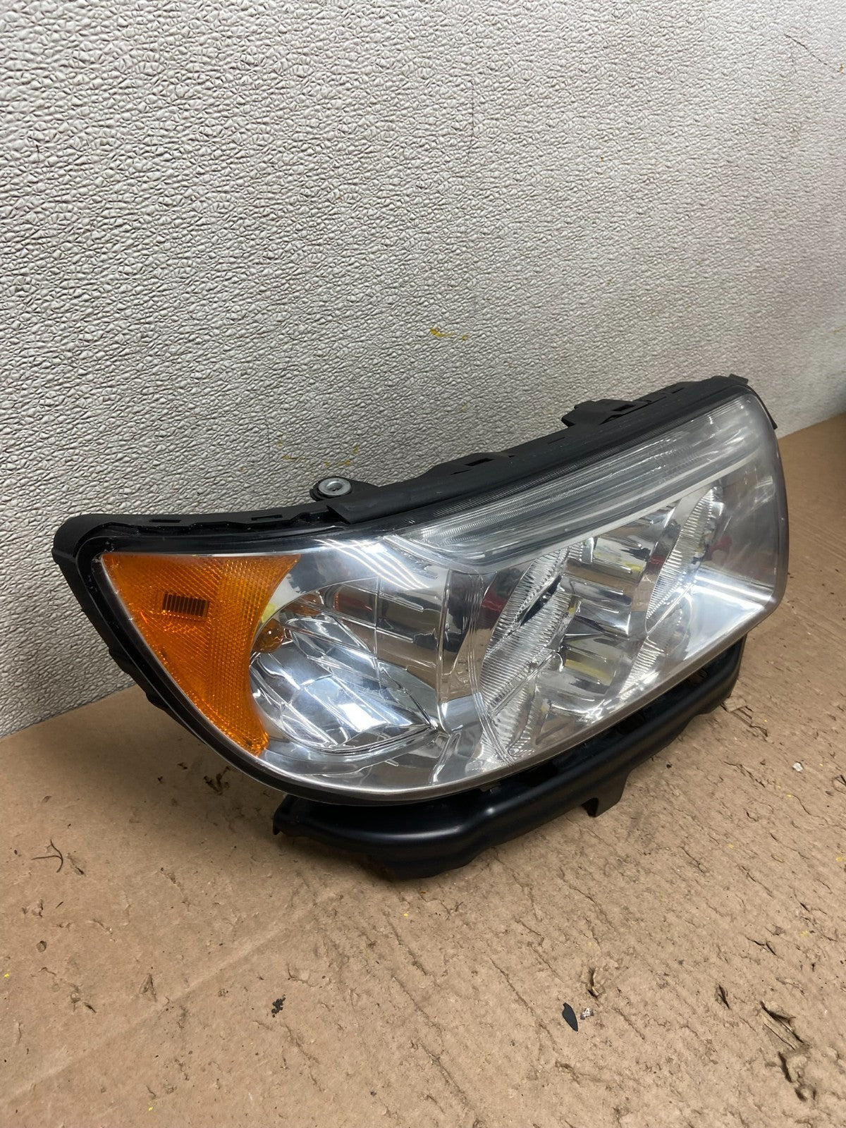 2006-2008 Subaru Forester Right Passenger Rh Headlight Halogen Y3401 DW2