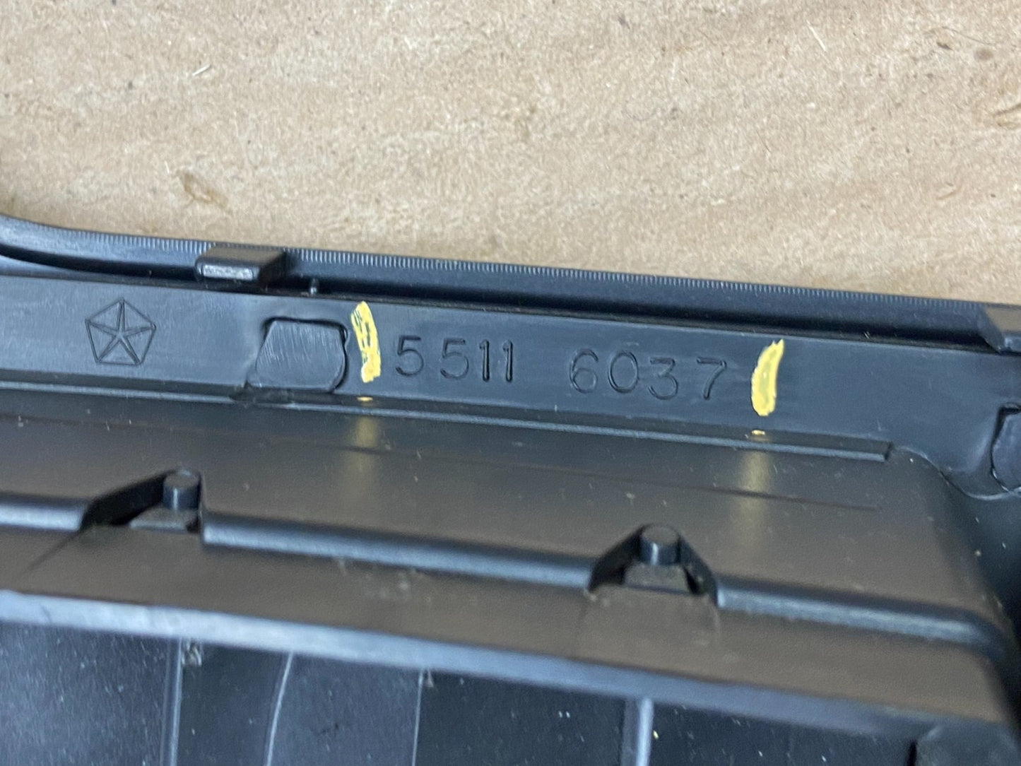 1999-2004 Jeep Grand Cherokee Center Dash Radio Bezel Trim OEM  AA4805 DG5