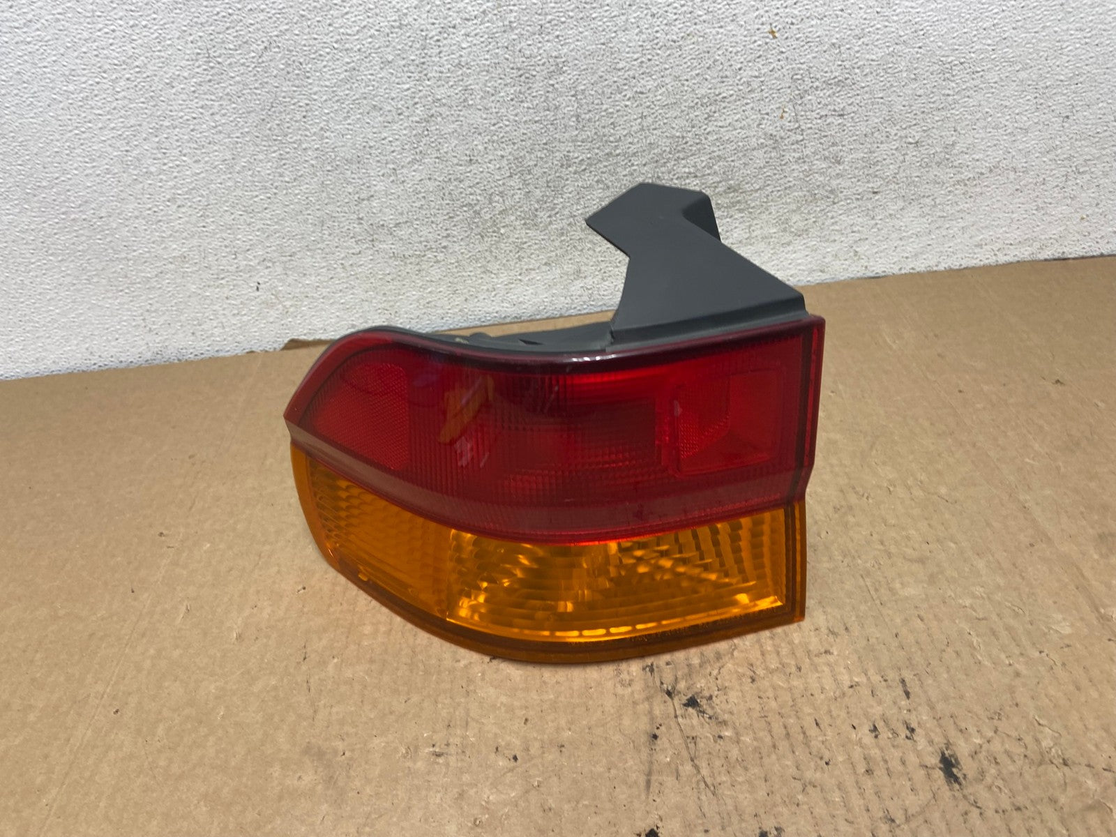 2002 2003 2004 Honda Odyssey Left Driver LH Side Tail Light AG2133 LK0