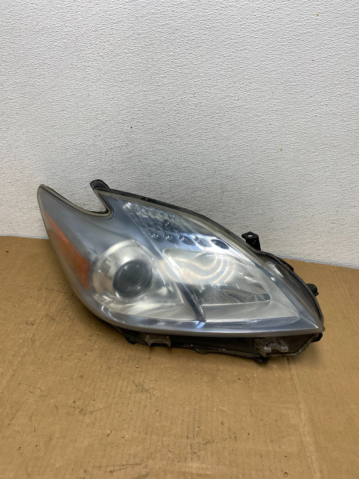 2010 - 2011 Toyota Prius Right Passenger Rh Blue Halogen Headlight AC8568 DW0