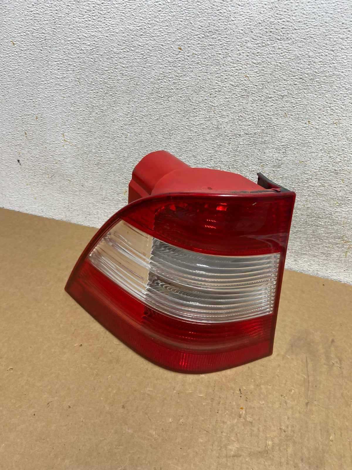 2002-2005 Mercedes ML350 ML-Class Left Driver Lh Side Tail Light AI2634 LK0