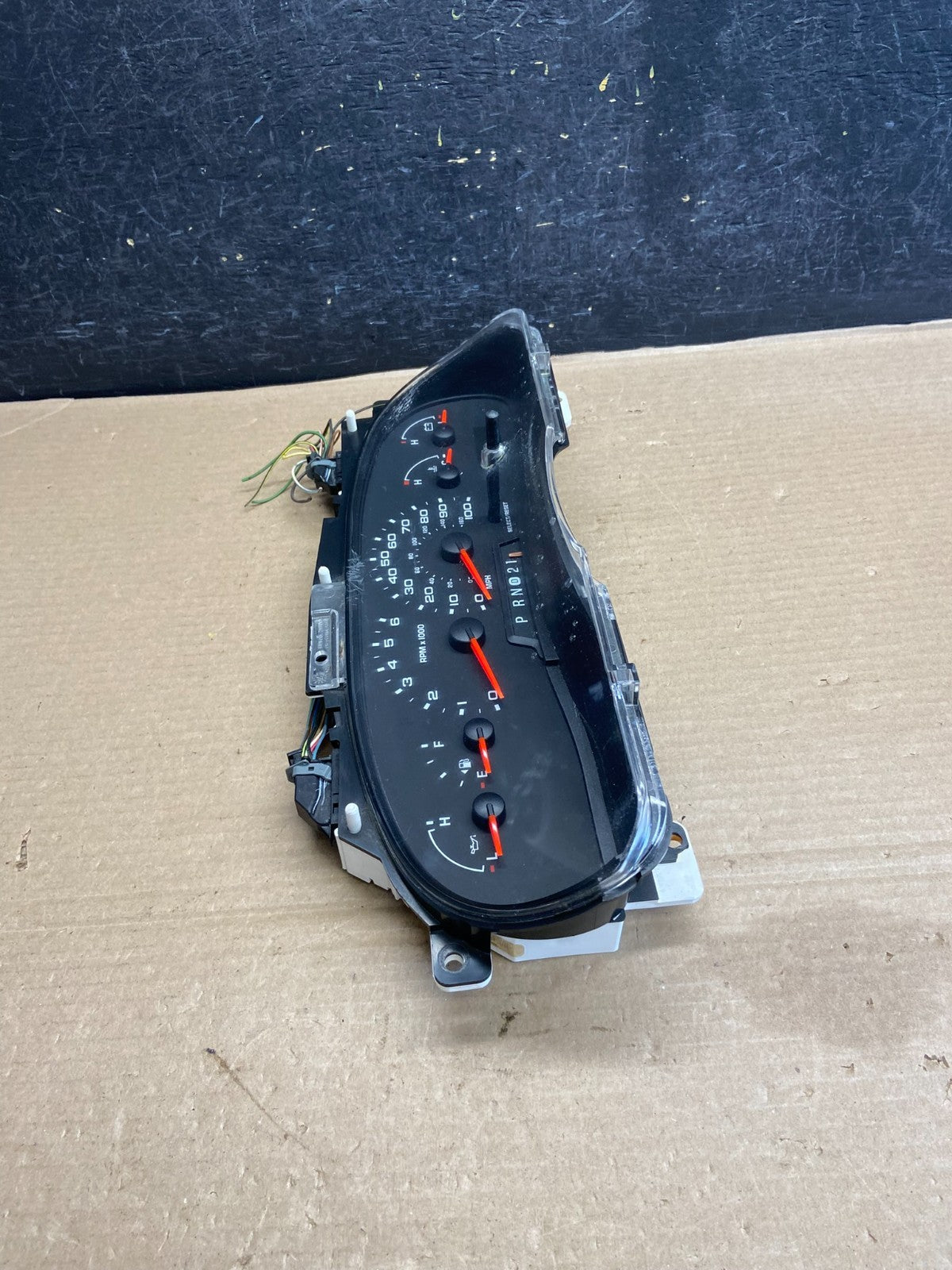 2004 to 2008 Ford E150 E250 Gauge Speedometer Cluster AH1438 DG1