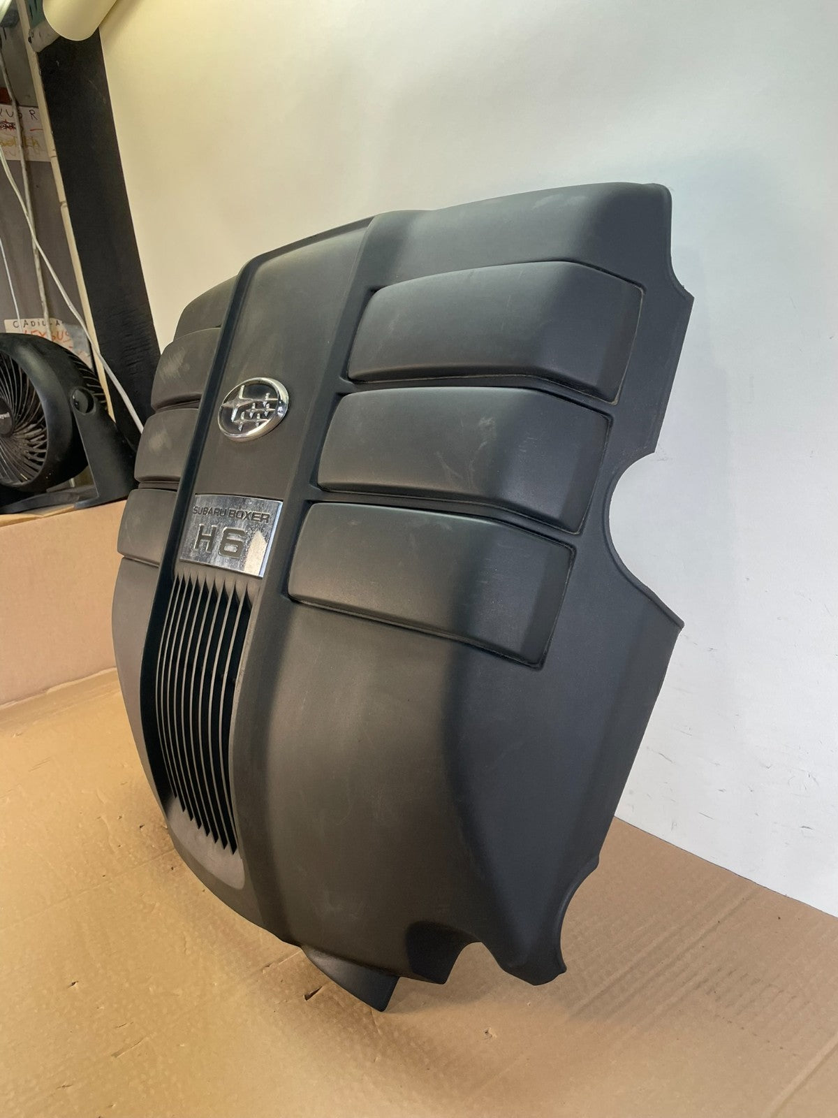 2007 to 2014 Subaru Tribeca 3.0L Factory Engine Cover 14025AA24A AH6472 DG1