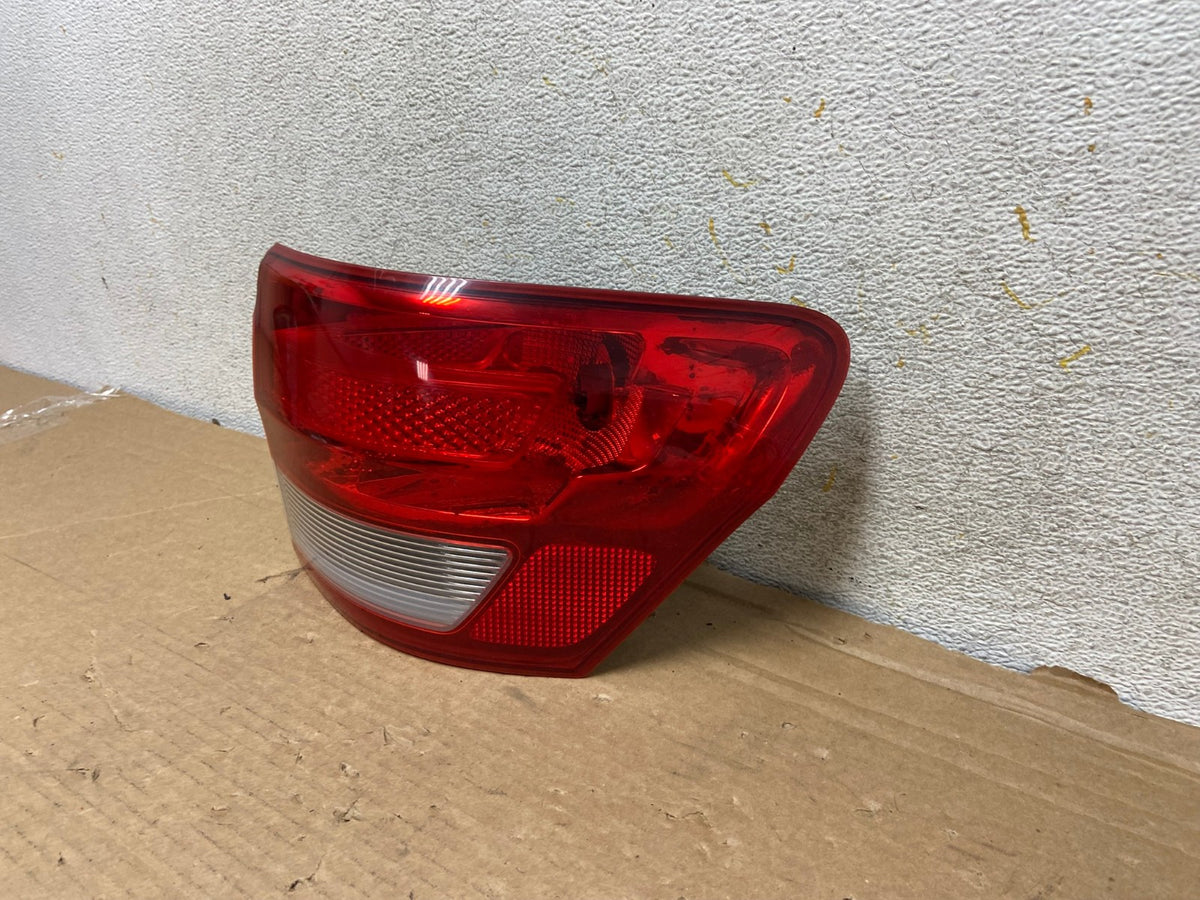 2011-2013 Jeep Grand Cherokee Right Passenger Side Rh Tail Light AH8484 LK2