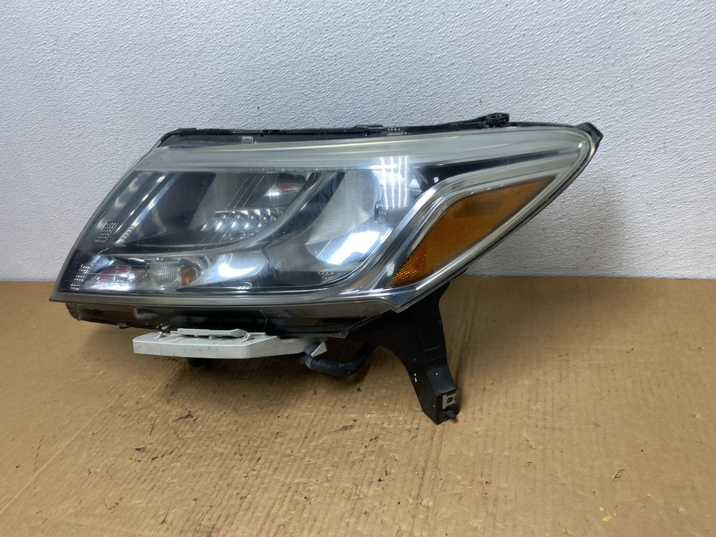 2013 - 2016 Nissan Pathfinder Left Driver LH Side Headlight Halogen AC77861