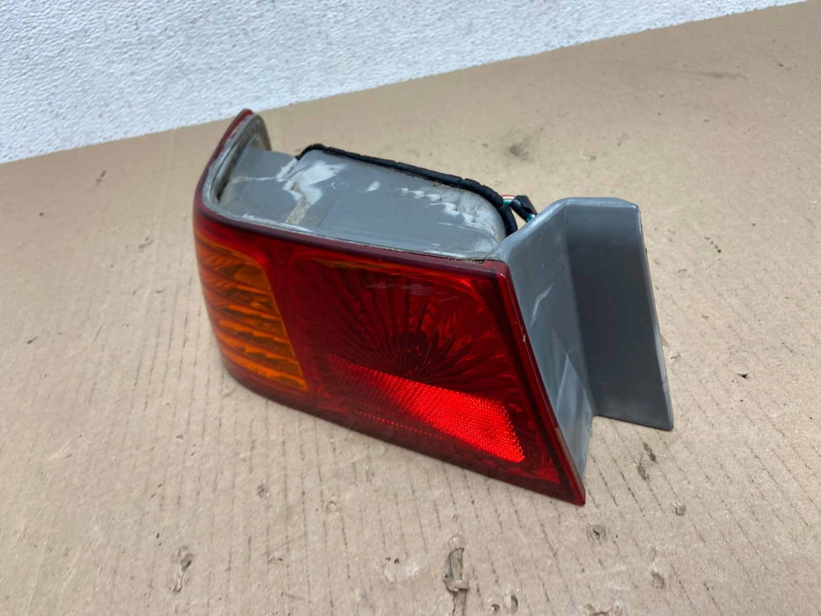 2000 to 2001 Toyota Camry Tail Light Left Driver Lh Side AE7240 LK1