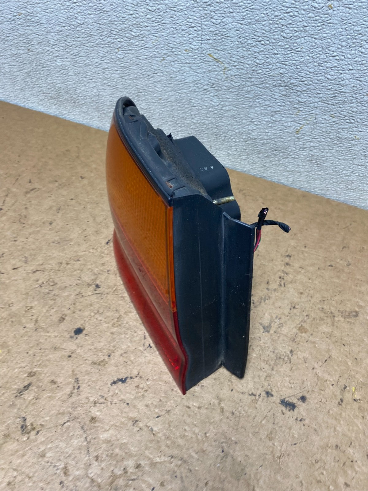 1995 1996 Nissan Maxima Left Driver LH Side Tail light Oem S9346 DW1
