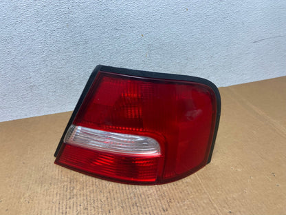 2000 to 2001 Nissan Altima Tail Light Right Passenger Rh Side AE0352 LK0