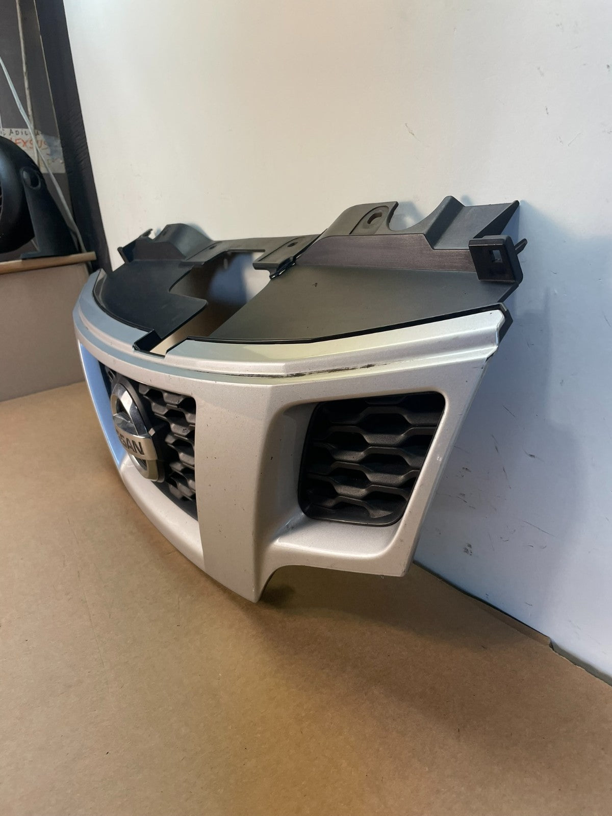 2013 to 2019 Nissan NV200 Front Upper Grill Grille AF8576 DG1