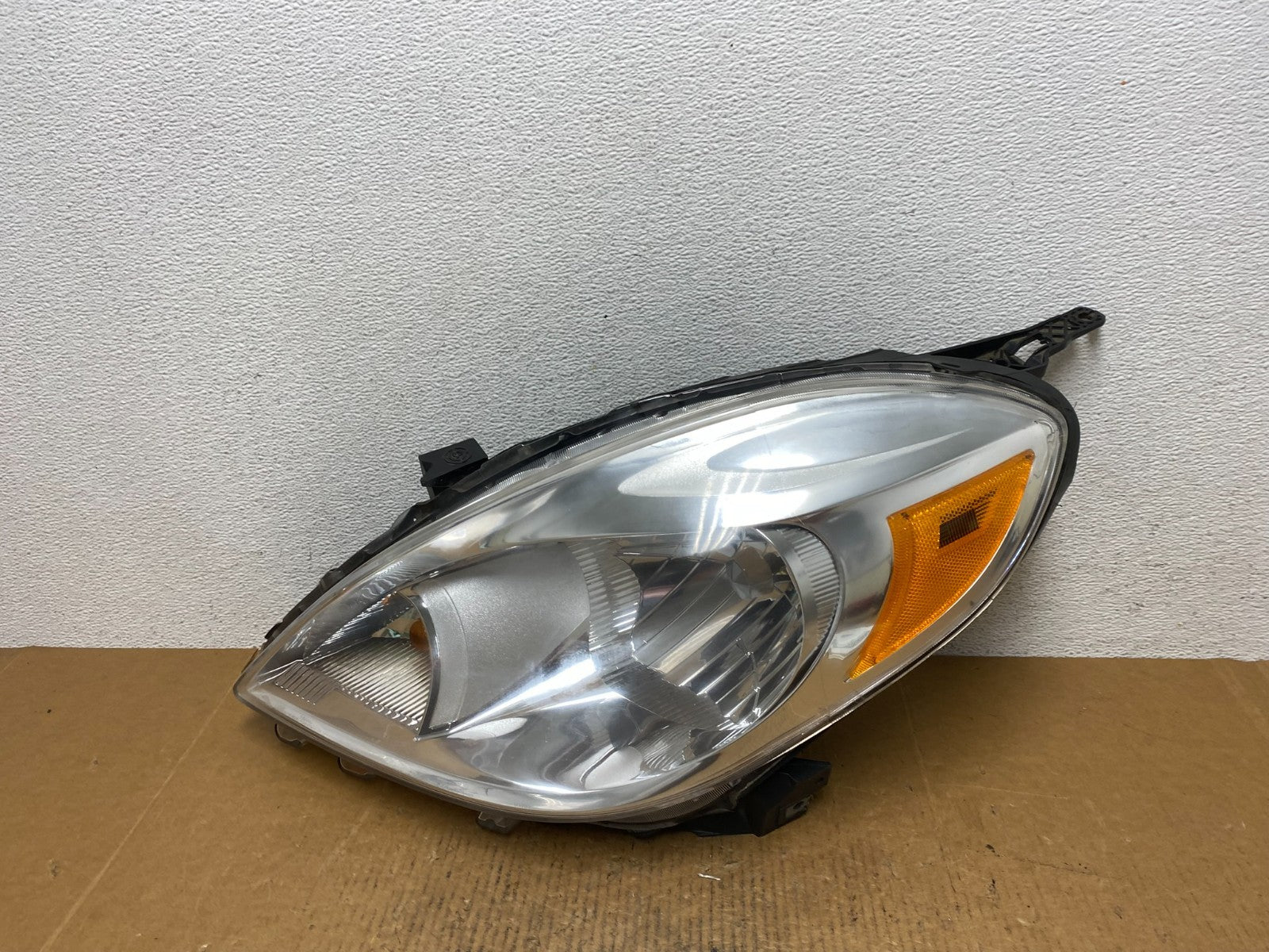 2012 2013 2014 Nissan Versa Sedan Headlight Left Driver LH AE1184 DW0