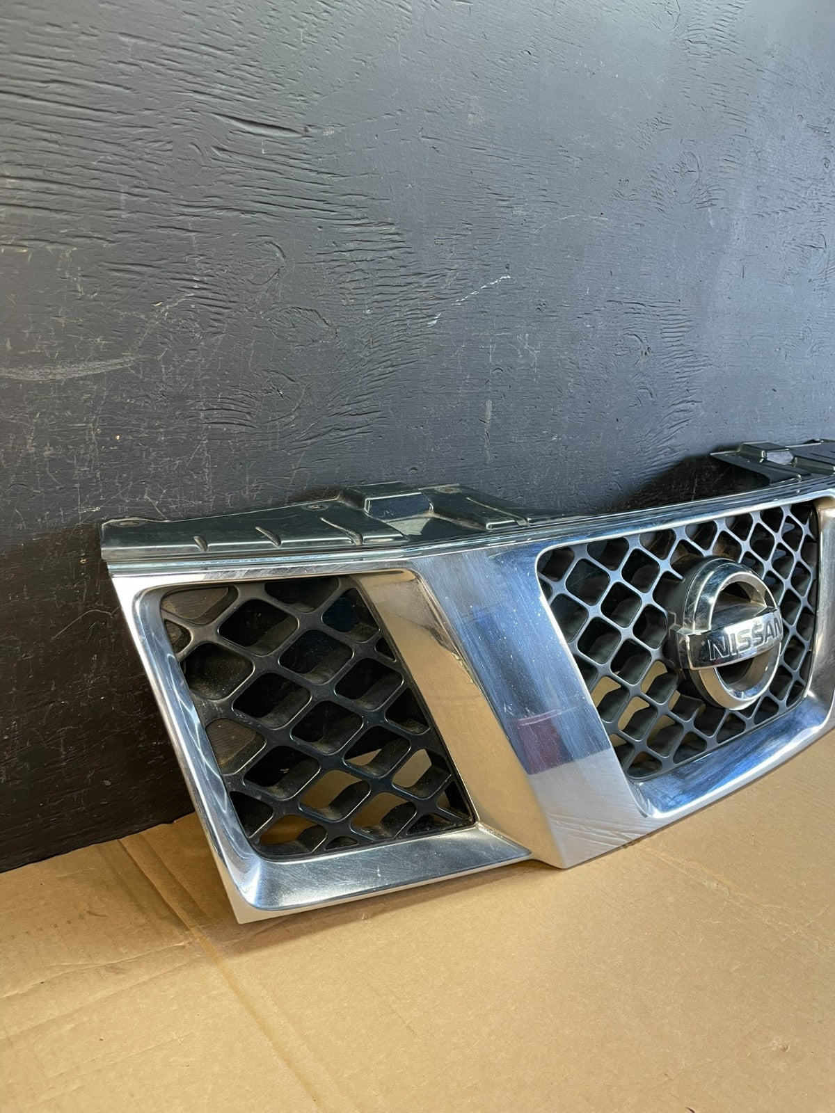 2005 2006 2007 Nissan Pathfinder Chrome Front Upper Grill Grille AC5345 DG2