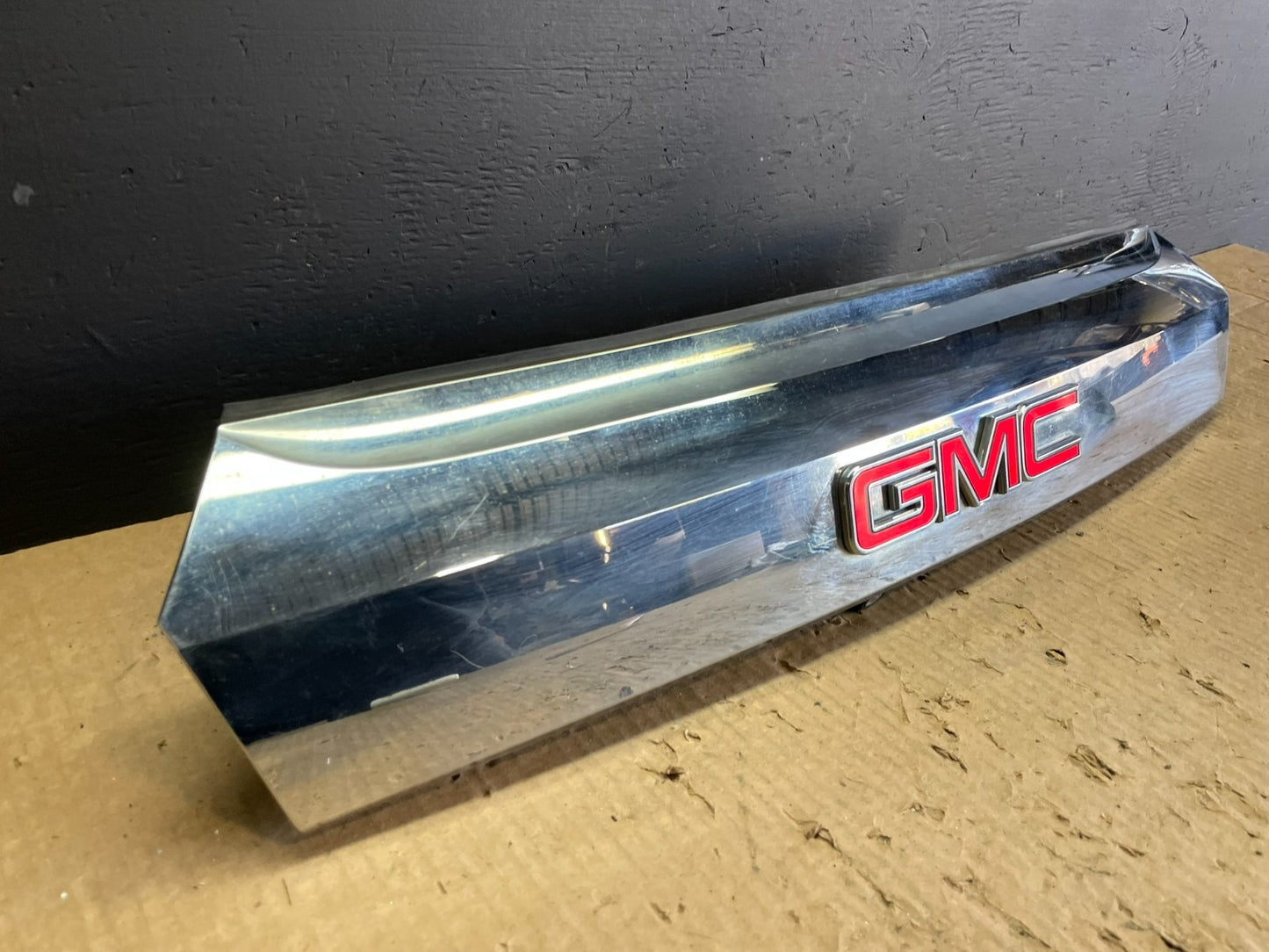 2010-2015 Gmc Terrain Lift Gate Handle Trim Back Up Camera 23188128 AB3289 DG1