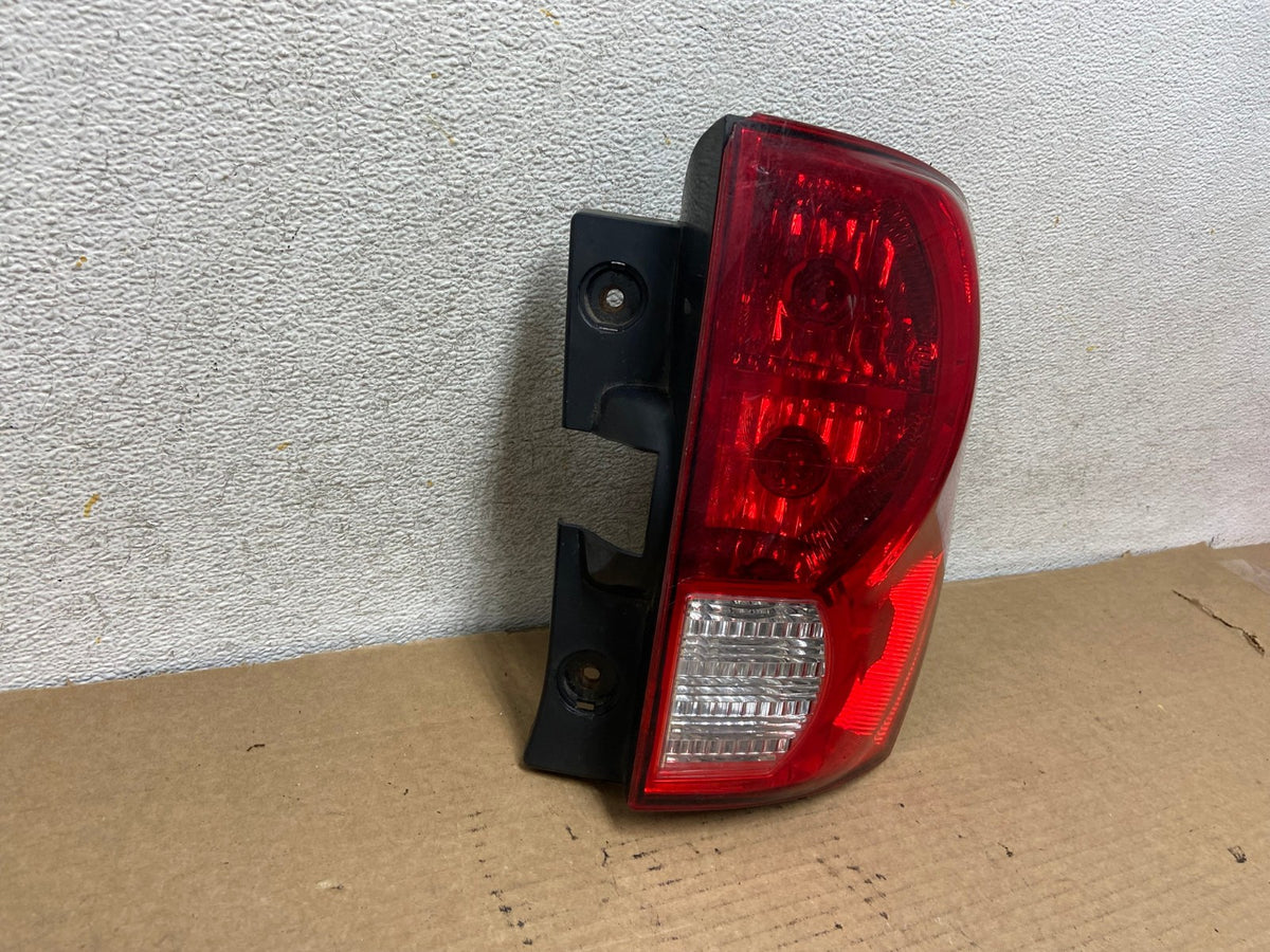 2006-2009 Pontiac Torrent Right Passenger Rh Side Tail Light AH4036 LK1