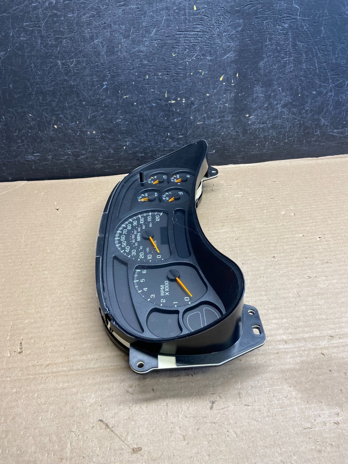 2003 to 2006 Chevrolet Silverado Speedometer Instrument Cluster AH3488 DG1