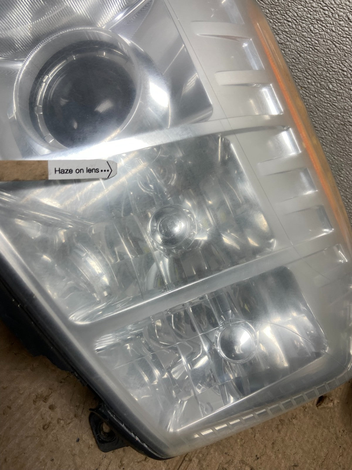 2007 - 2014 Cadillac Escalade Right Passenger Side Xenon HID Headlight AA52294