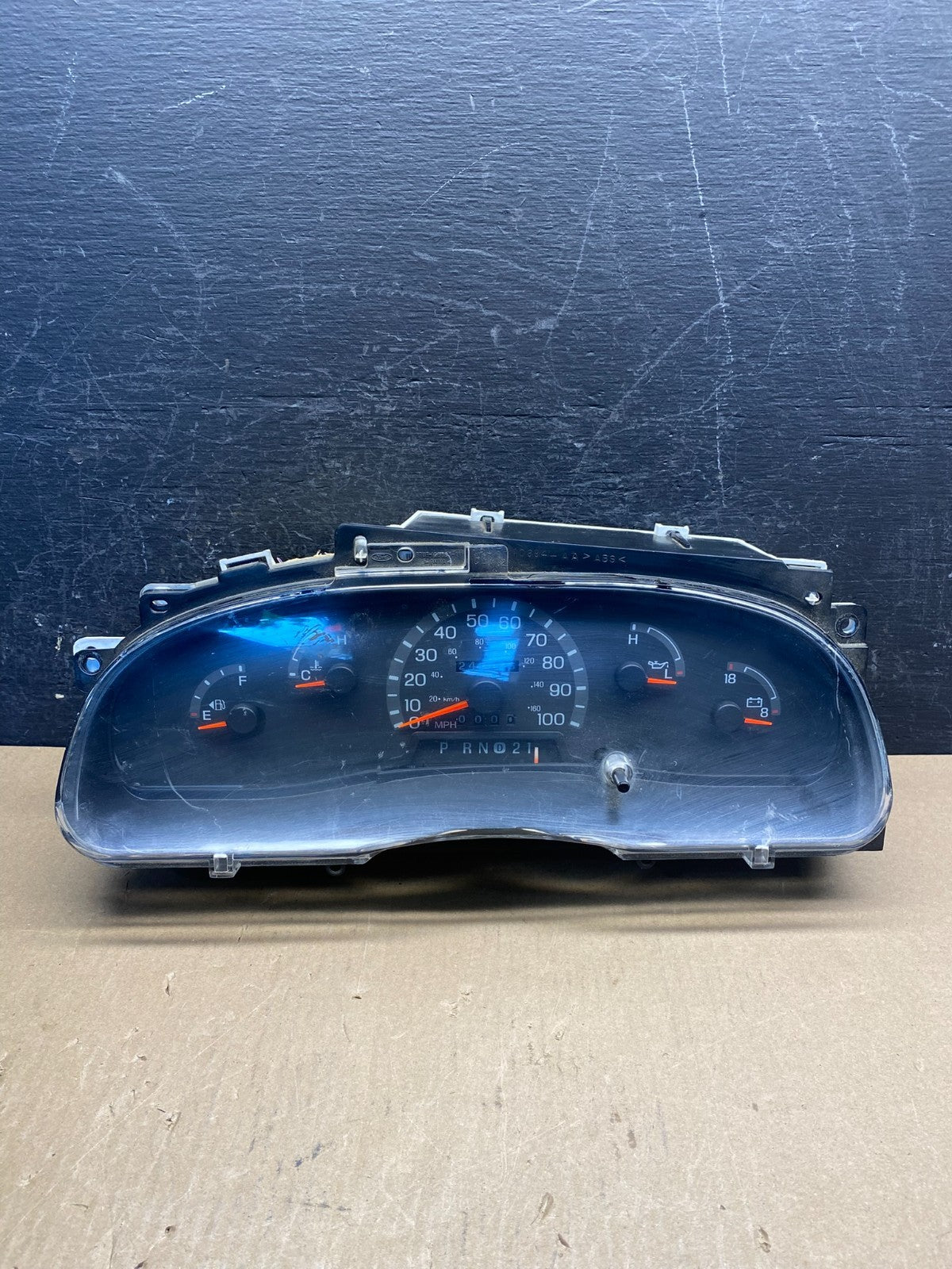 1999 to 2003 Ford E150 E250 E350 VAN Gauge Speedometer Cluster AG1851 DG0