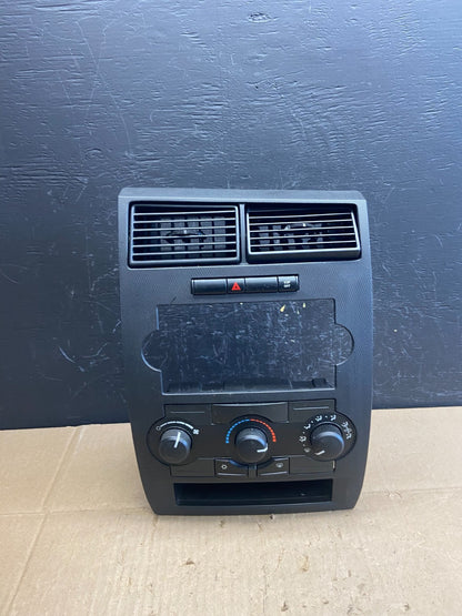 2005 2007 Chrysler 300 Magnum Heater A/C Climate Control  Trim Bezel AB9697 DG0