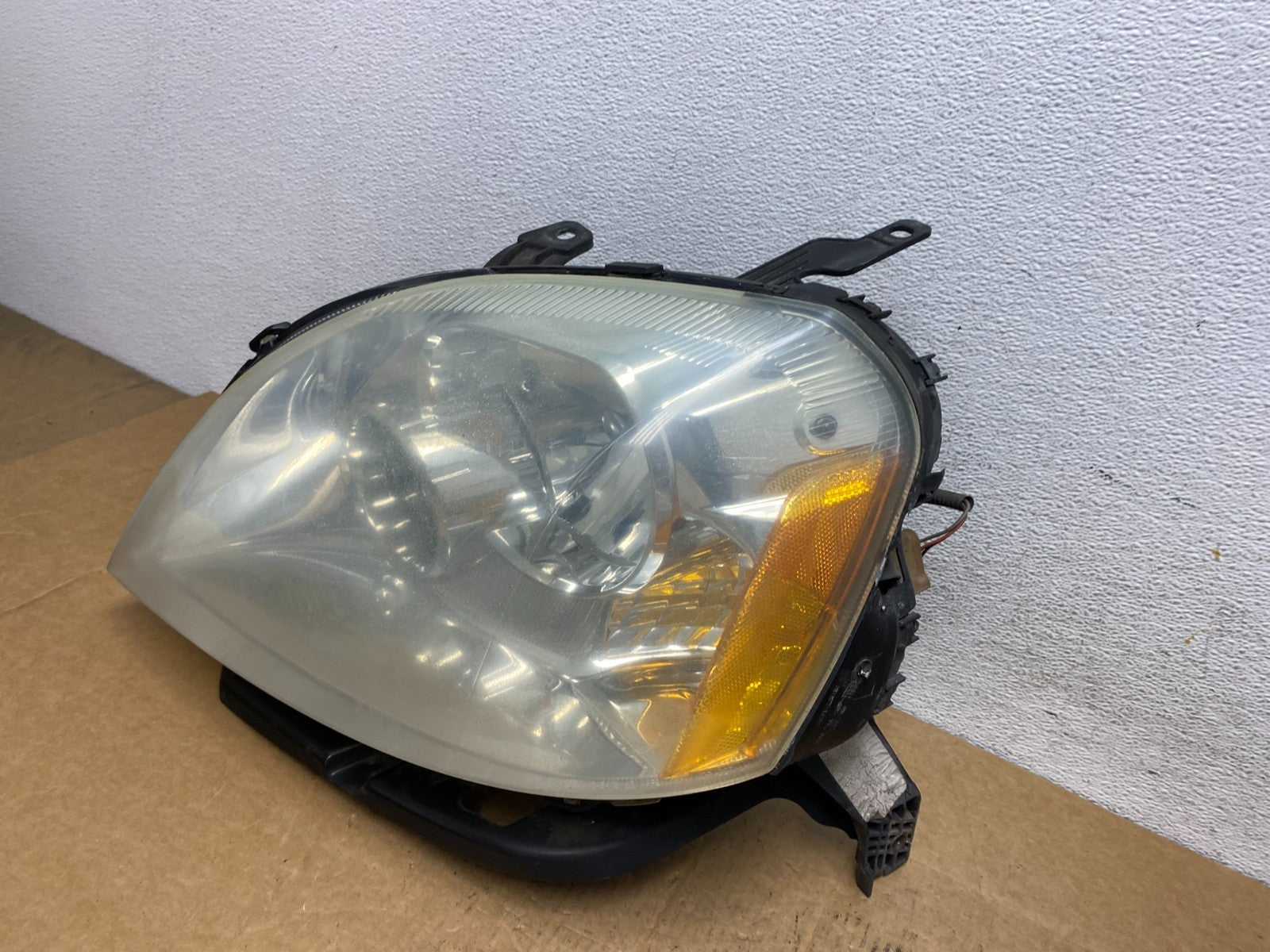 2005 2006 2007 Ford Five Hundred Halogen Headlight Left Driver Lh AD4665 DW1