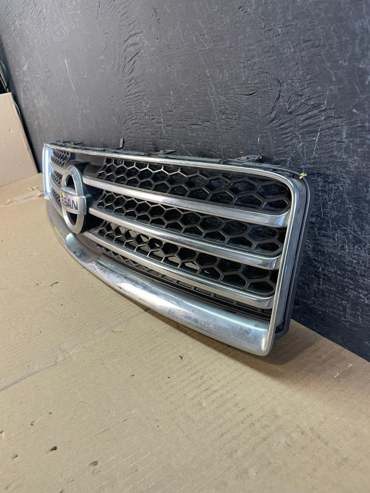 2009 to 2011 Nissan Maxima Front Upper Grill Grille 62070-9N00A ae3684 DG1