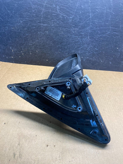 2011 to 2015 Kia Sorento Right Passenger Door Mirror Turn Signal AH7137 DW4