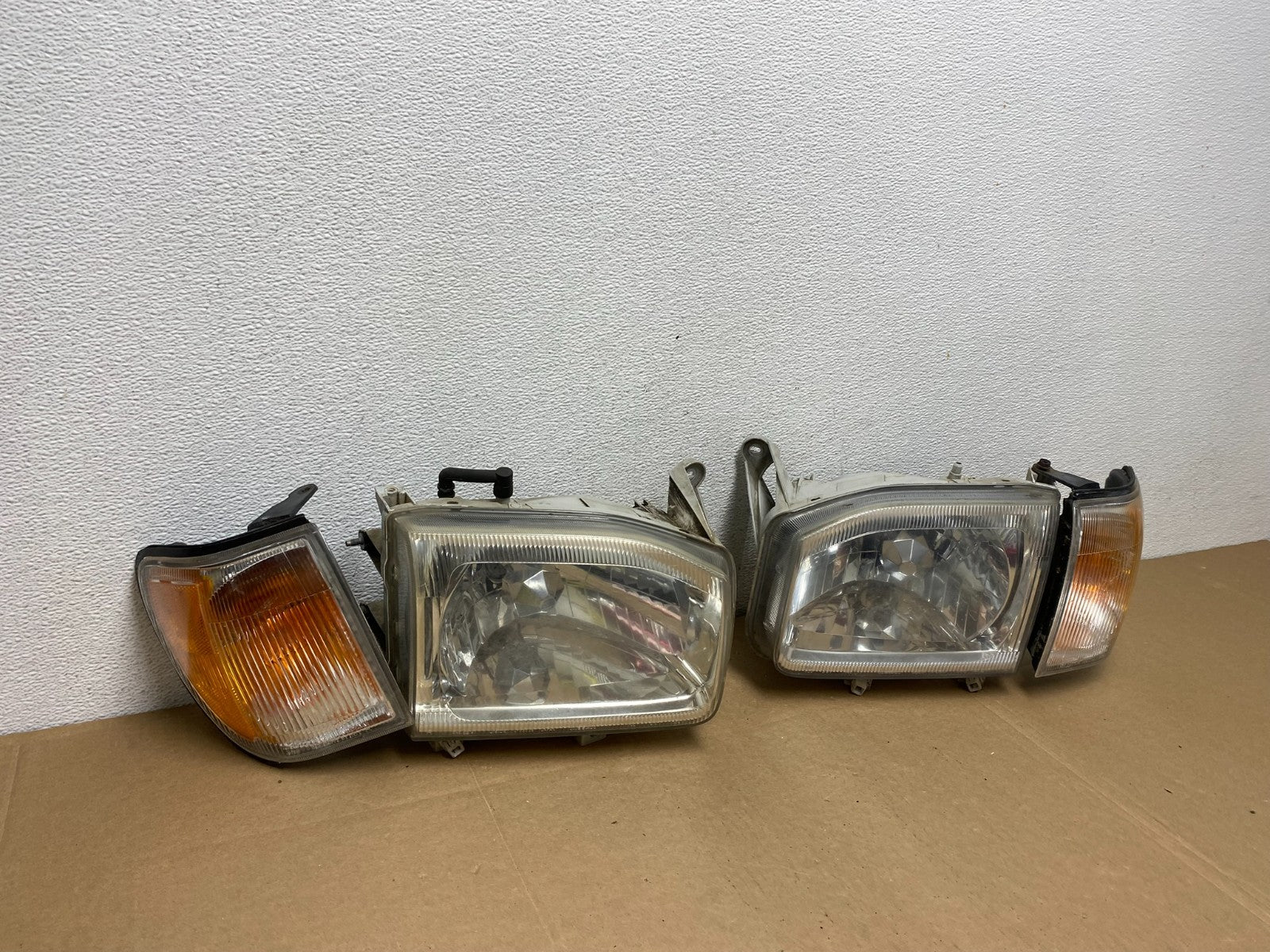 1999-2004 Nissan Pathfinder Left+Right Side Set Halogen Headlights Oem AC5565 DW2