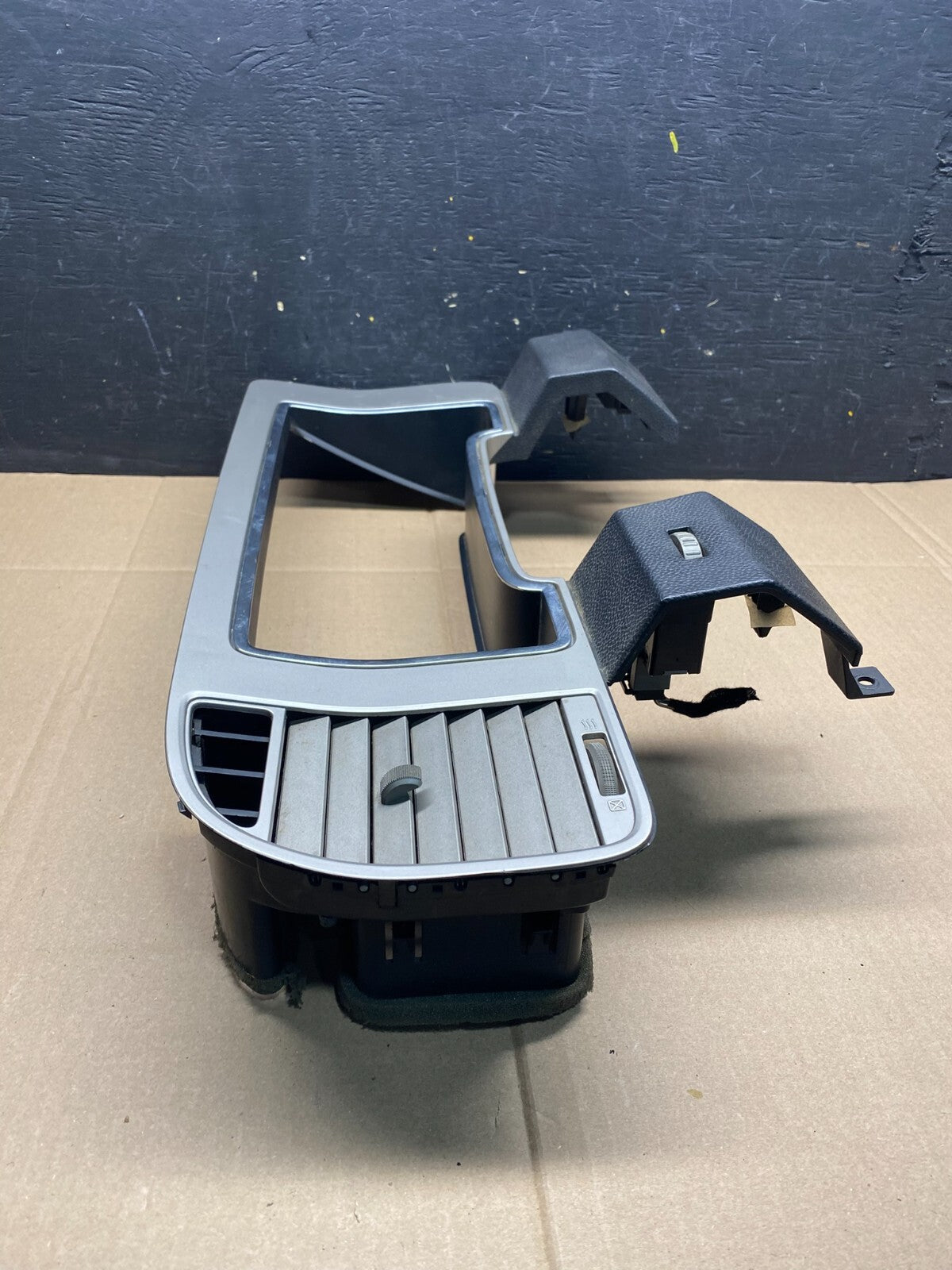 2007 to 2014  Lincoln Navigator Speedometer Dash Trim Bezel w Air Vent L6891 DG2