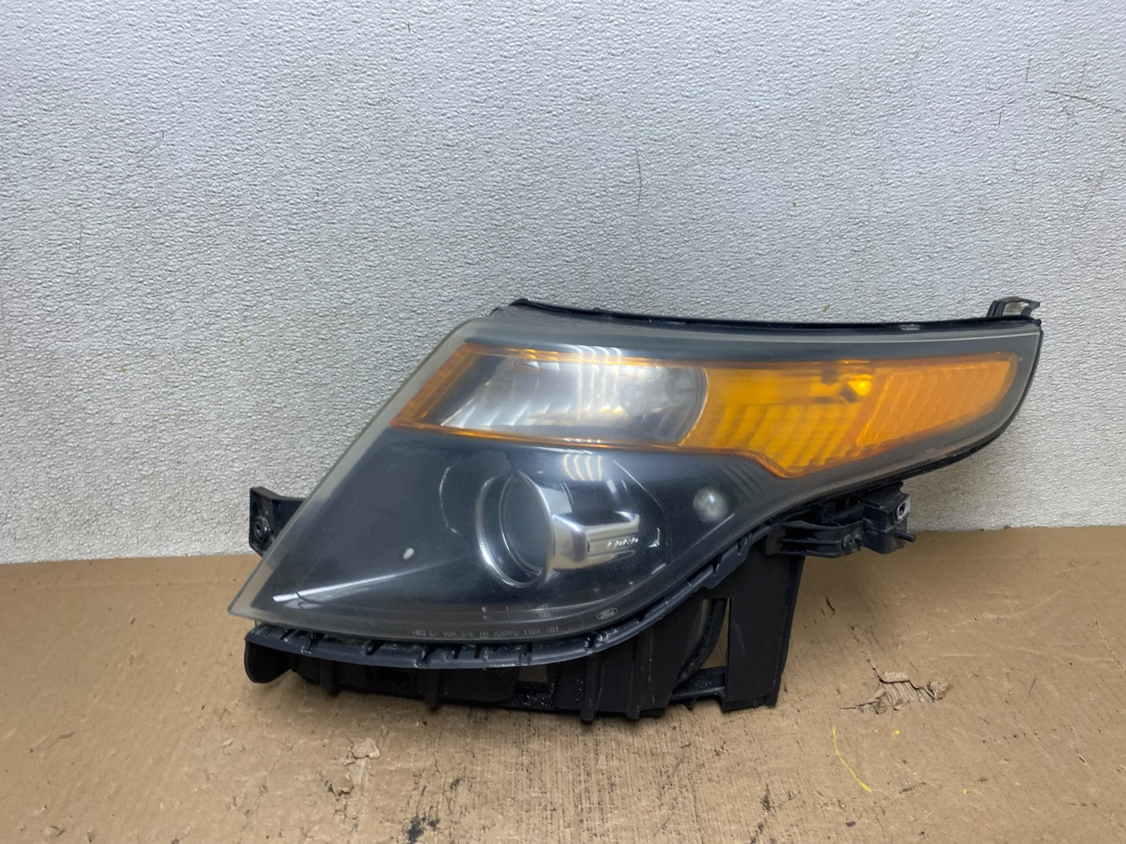 2011 to 2015 Ford Explorer Left Driver LH Side Halogen Headlight Oem S1701 DW0