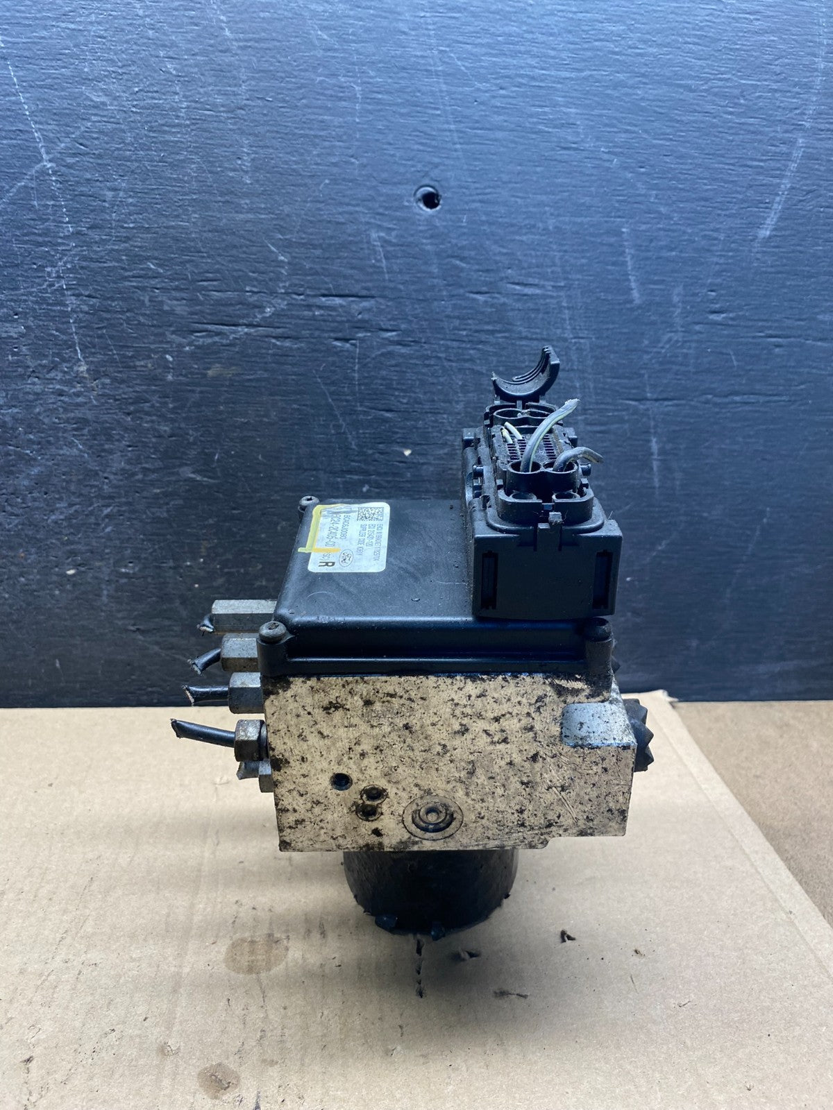 2011 - 2014 Ford E250 E350 Van ABS Anti Lock Brake Pump Module AH3206 DG2