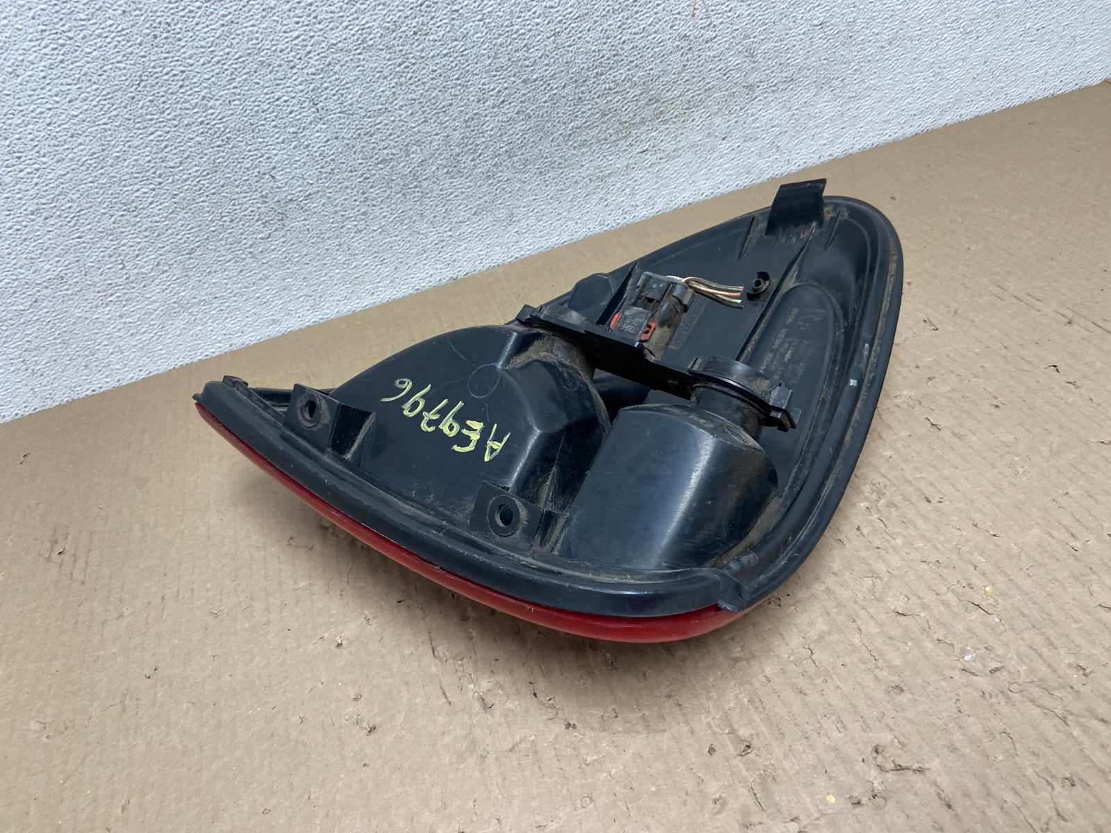 2004 - 2007 Dodge Grand Caravan Right Passenger Side Tail Light AE9796 LK5