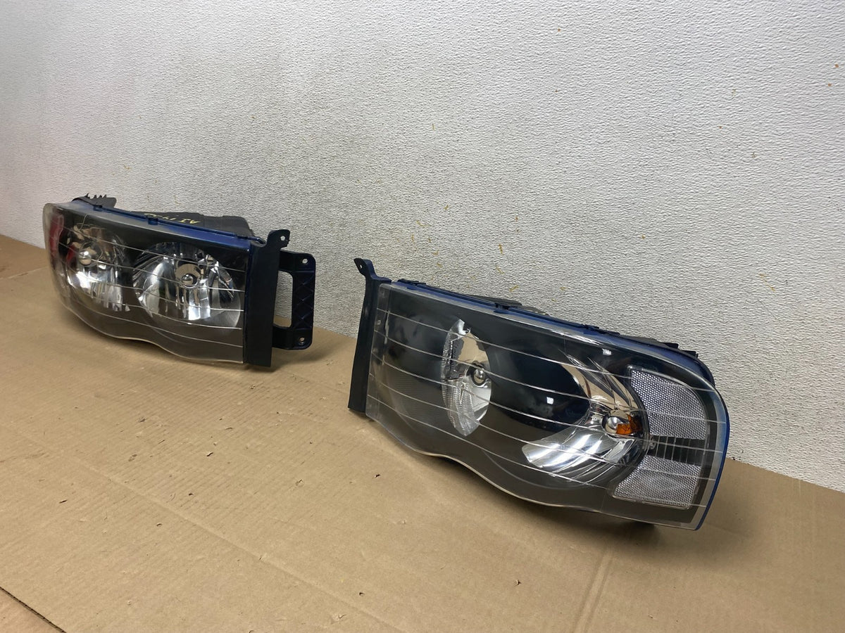 2002 to 2005 Dodge Ram Left+Right Side Halogen Headlights AI1433 DW1