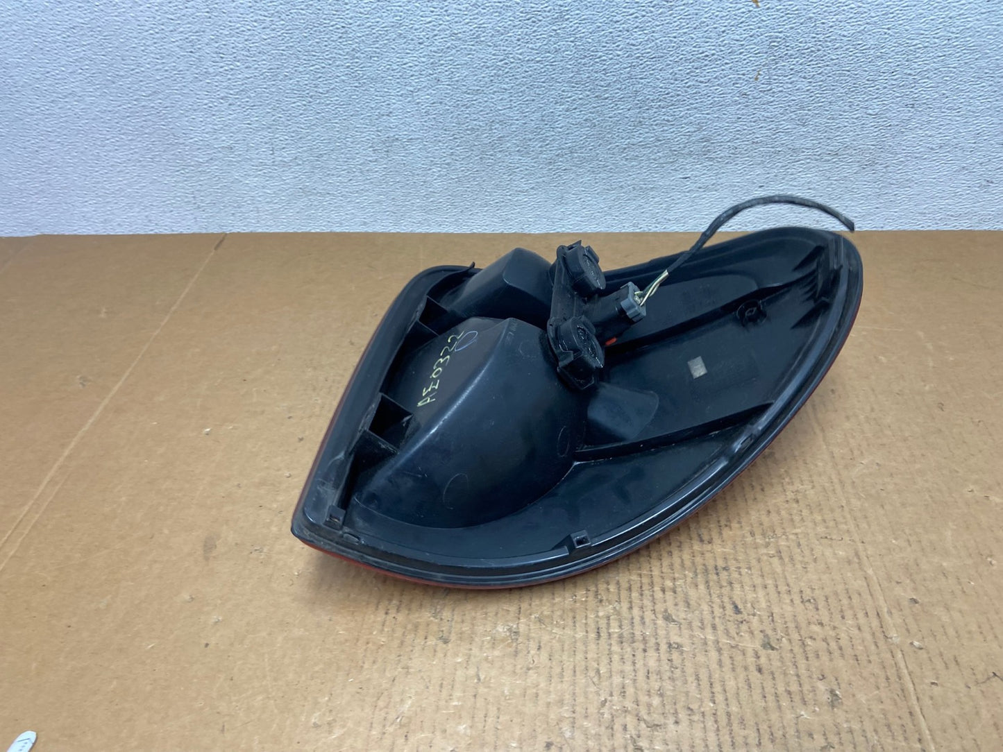 2004 to 2007 Dodge Grand Caravan Left Driver Lh Tail Light AE0322 LK4