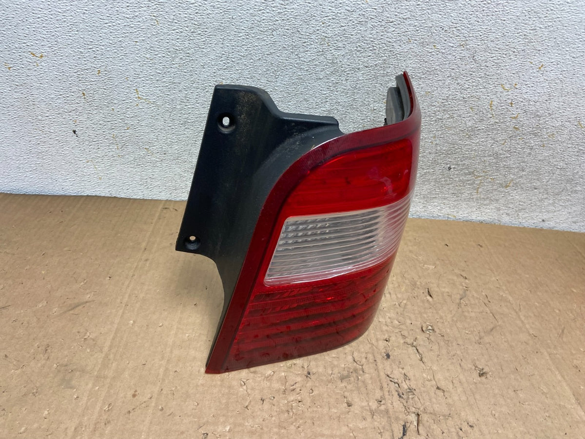 2005 2006 2007 Ford Freestyle Right Passenger RH Tail Light AI9175 LK2