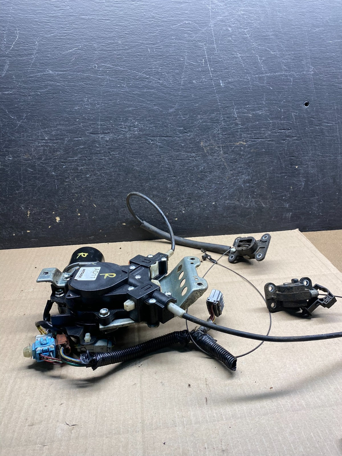 2005 - 2010 Honda Odyssey Left Lock Actuator AI5221 DG2