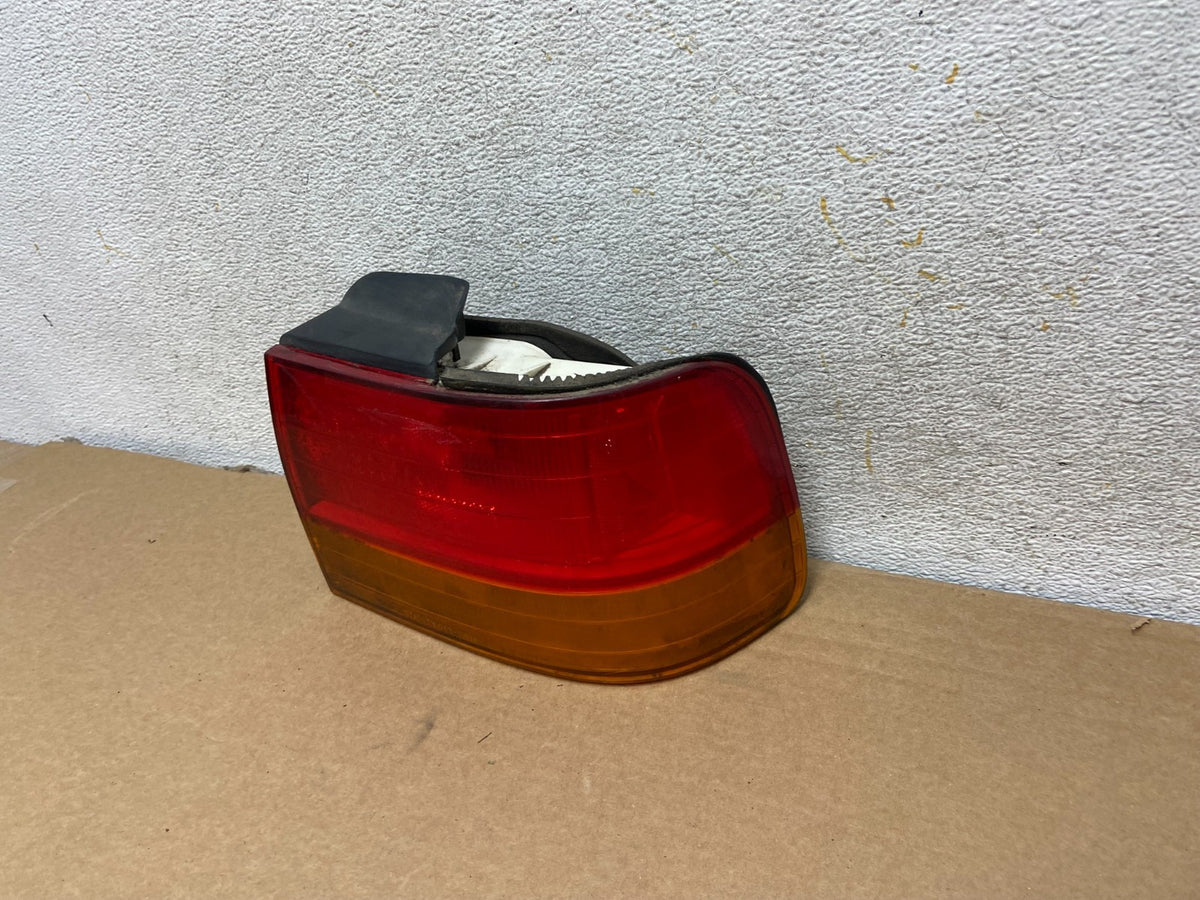 1992 to 1993 Honda Accord Right Passenger RH Side Tail Light AH4406 DW2