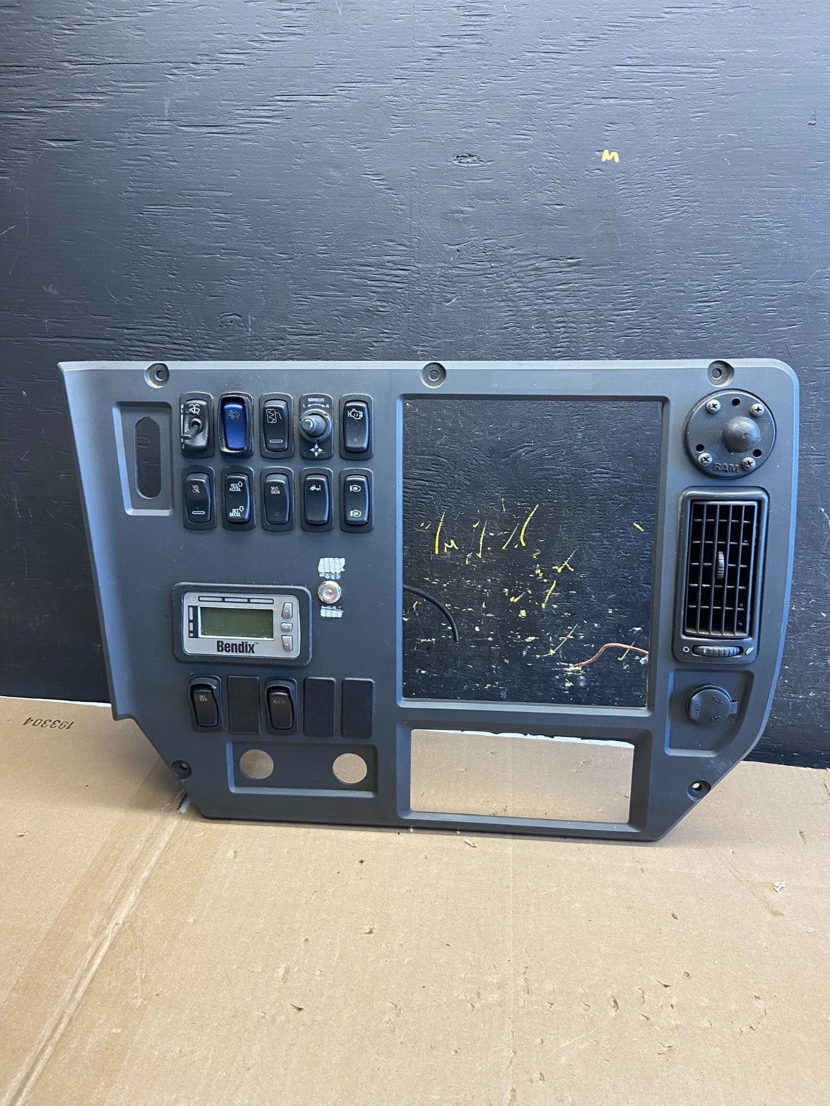 2018 Mack Dash Panel with Rocker Switches 84MT5102M CXU612 AB19800