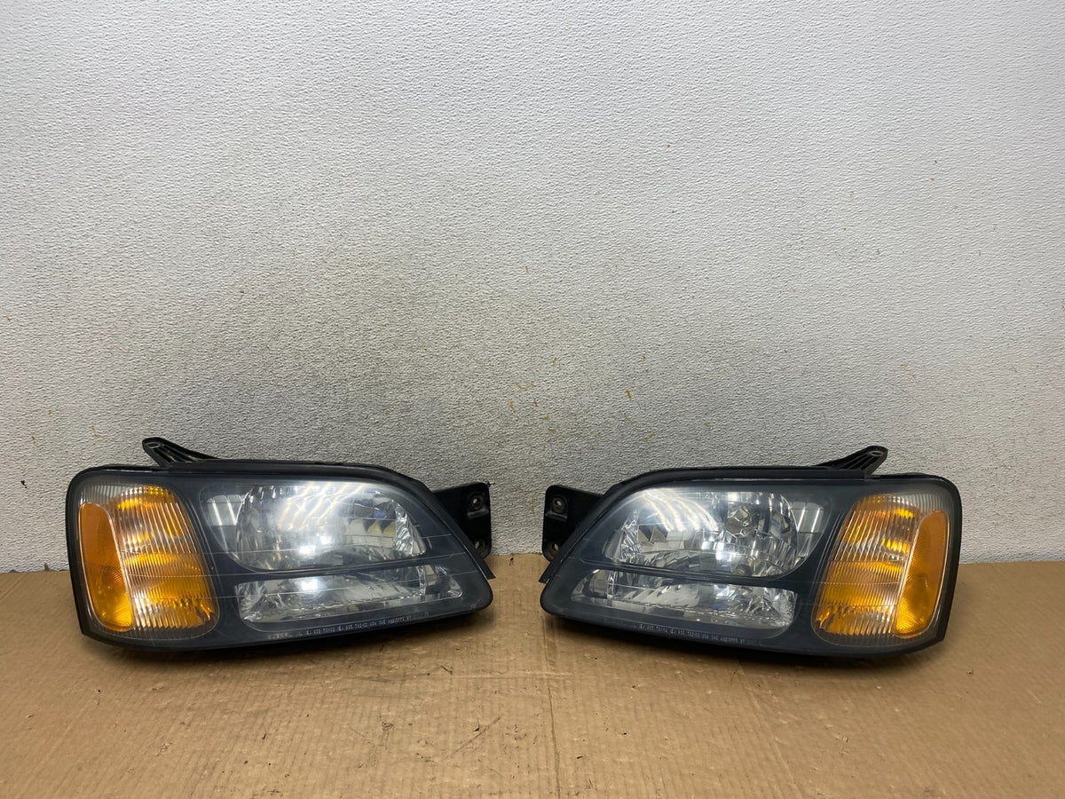 2001 to 2004 Subaru Legacy Outback Left+Right Headlights AI7895 DW0